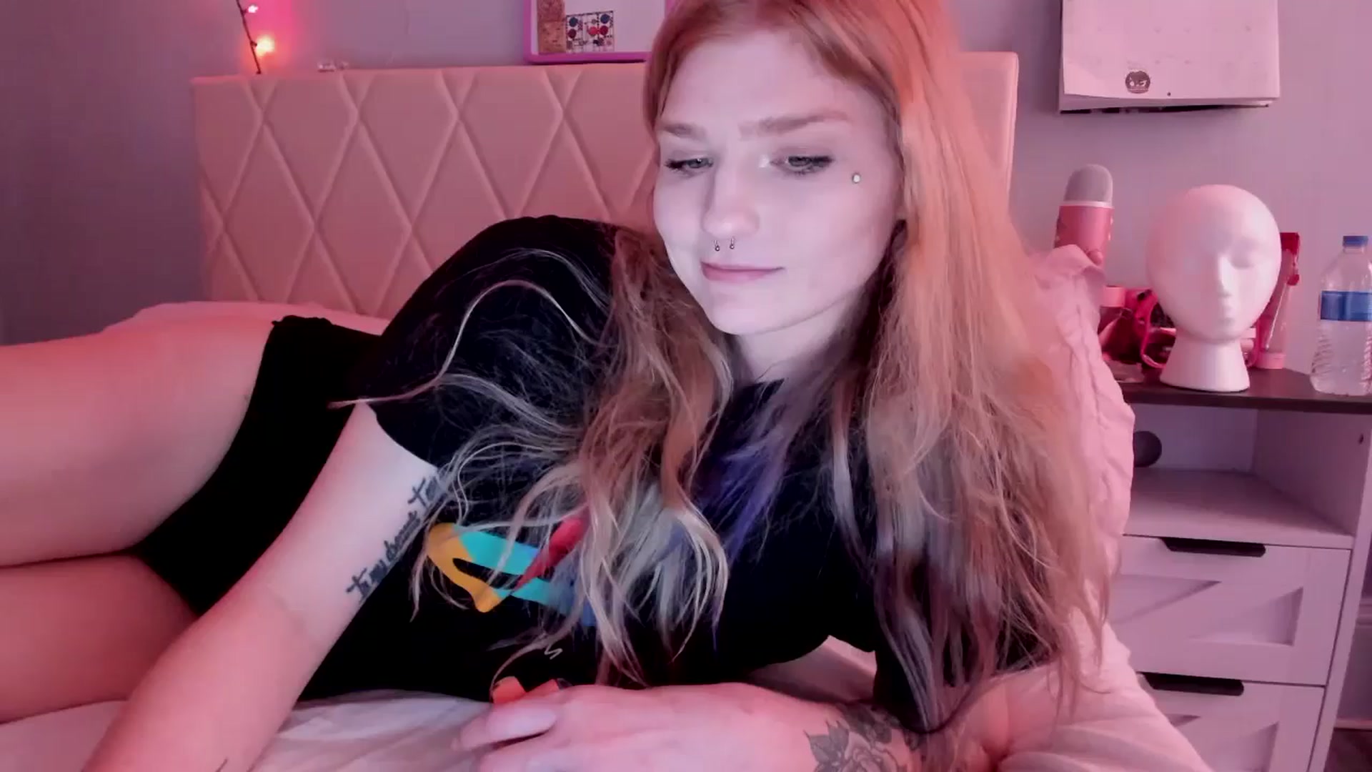 Gallery image thumbnail from DuckChan0's myfreecams stream on, 04/13/2026, 17:15 image 16 of 20