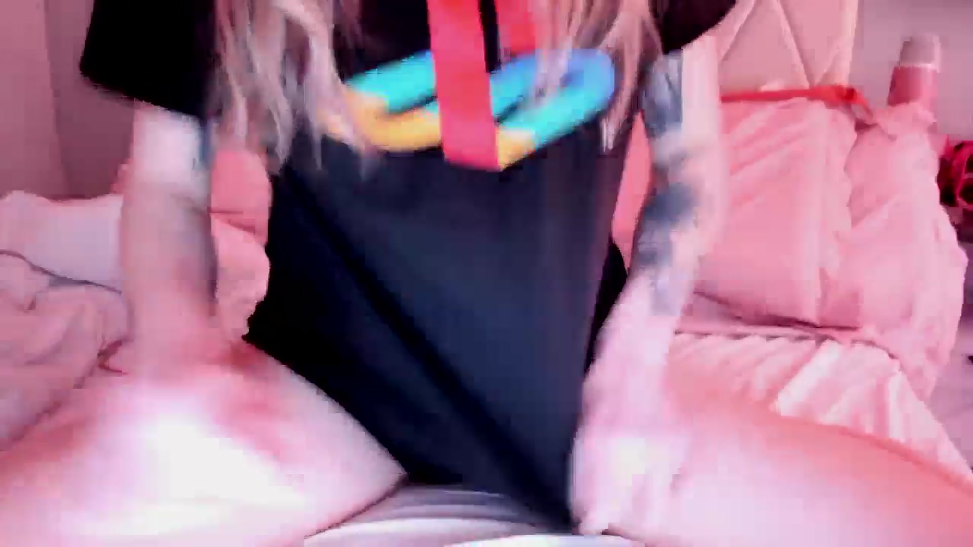 Gallery image thumbnail from DuckChan0's myfreecams stream on, 04/13/2026, 17:15 image 18 of 20