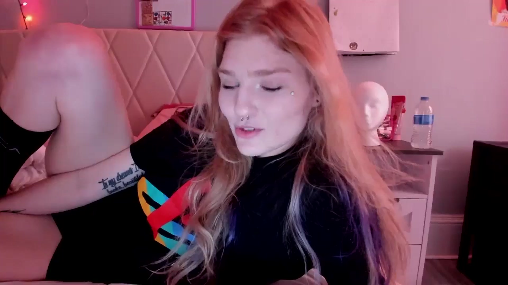 Gallery image thumbnail from DuckChan0's myfreecams stream on, 04/13/2026, 17:15 image 6 of 20