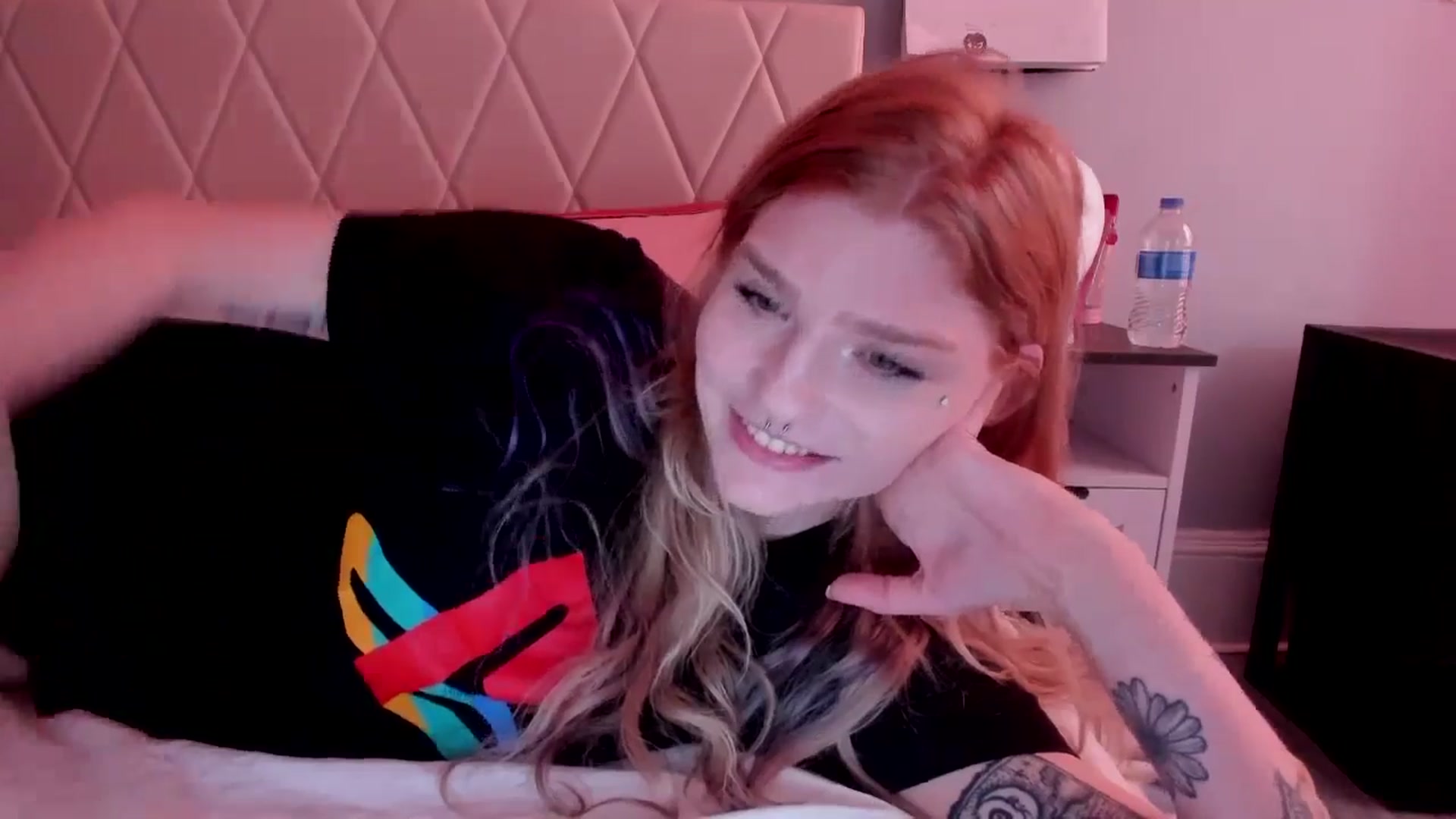 Gallery image thumbnail from DuckChan0's myfreecams stream on, 04/13/2026, 17:15 image 9 of 20