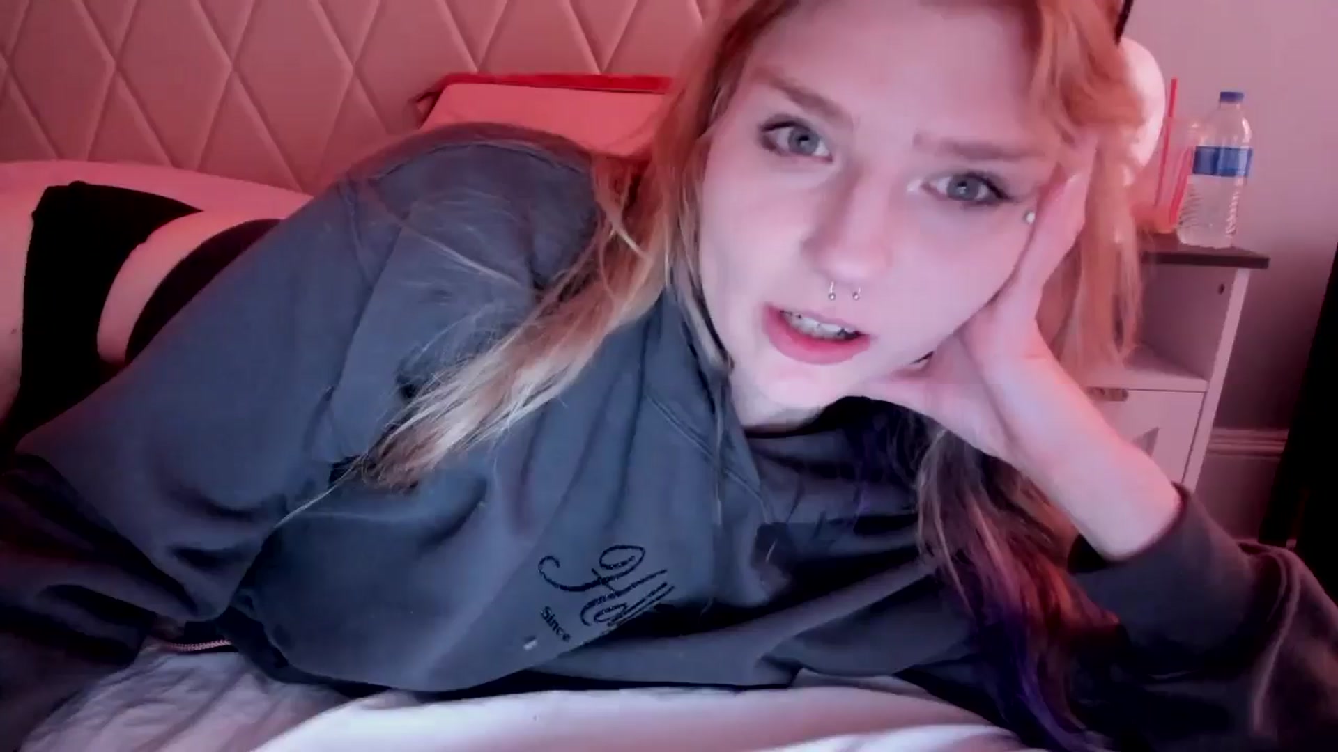Gallery image thumbnail from DuckChan0's myfreecams stream on, 04/13/2026, 18:17 image 14 of 20