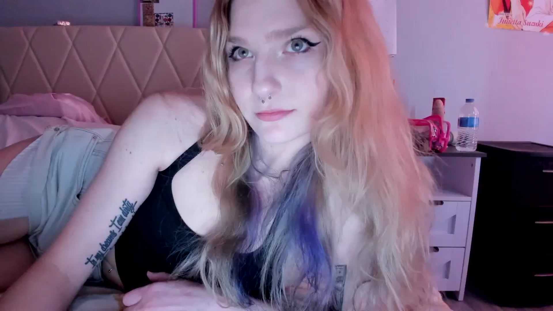 Gallery image thumbnail from DuckChan0's myfreecams stream on, 04/14/2026, 17:24 image 2 of 20