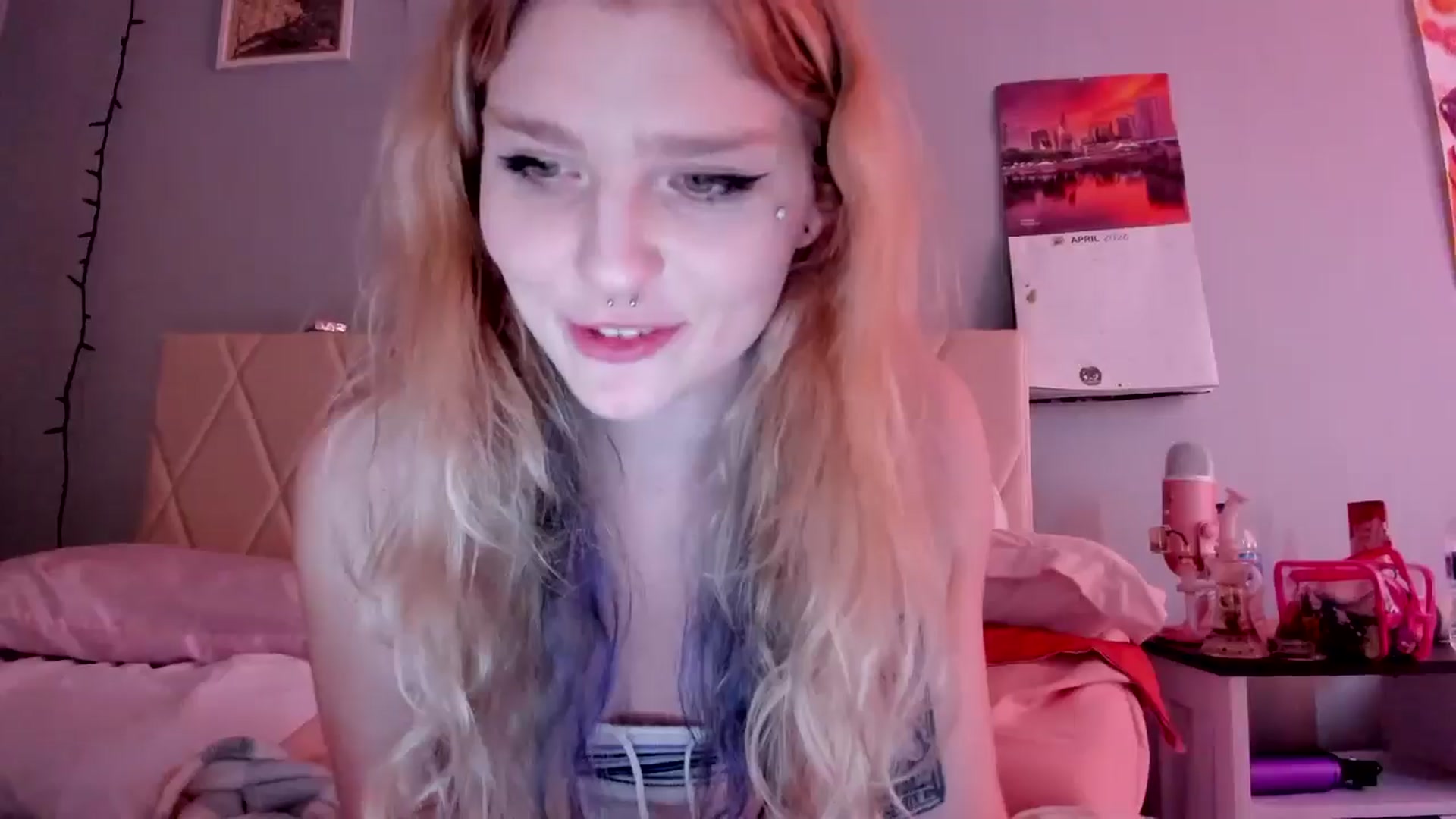 Gallery image thumbnail from DuckChan0's myfreecams stream on, 04/14/2026, 18:48 image 9 of 20