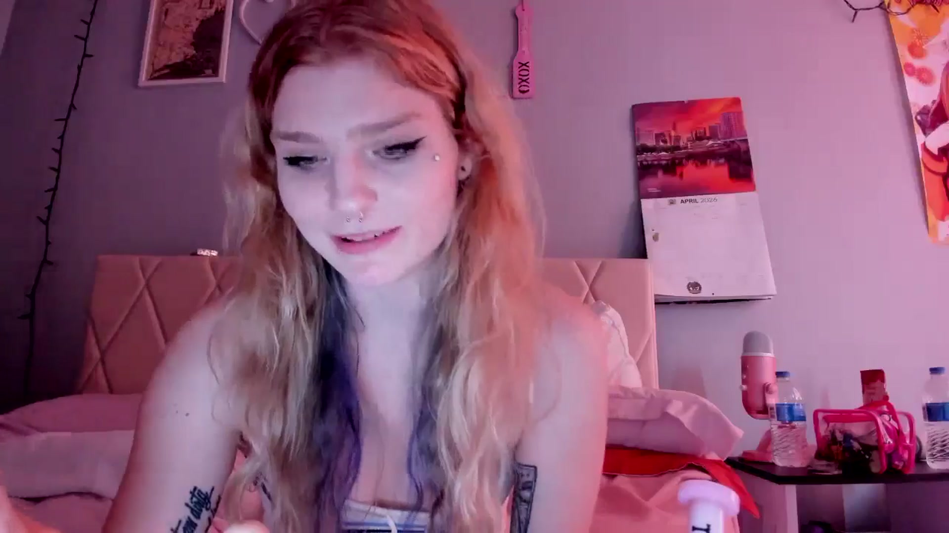 Gallery image thumbnail from DuckChan0's myfreecams stream on, 04/14/2026, 18:48 image 7 of 20