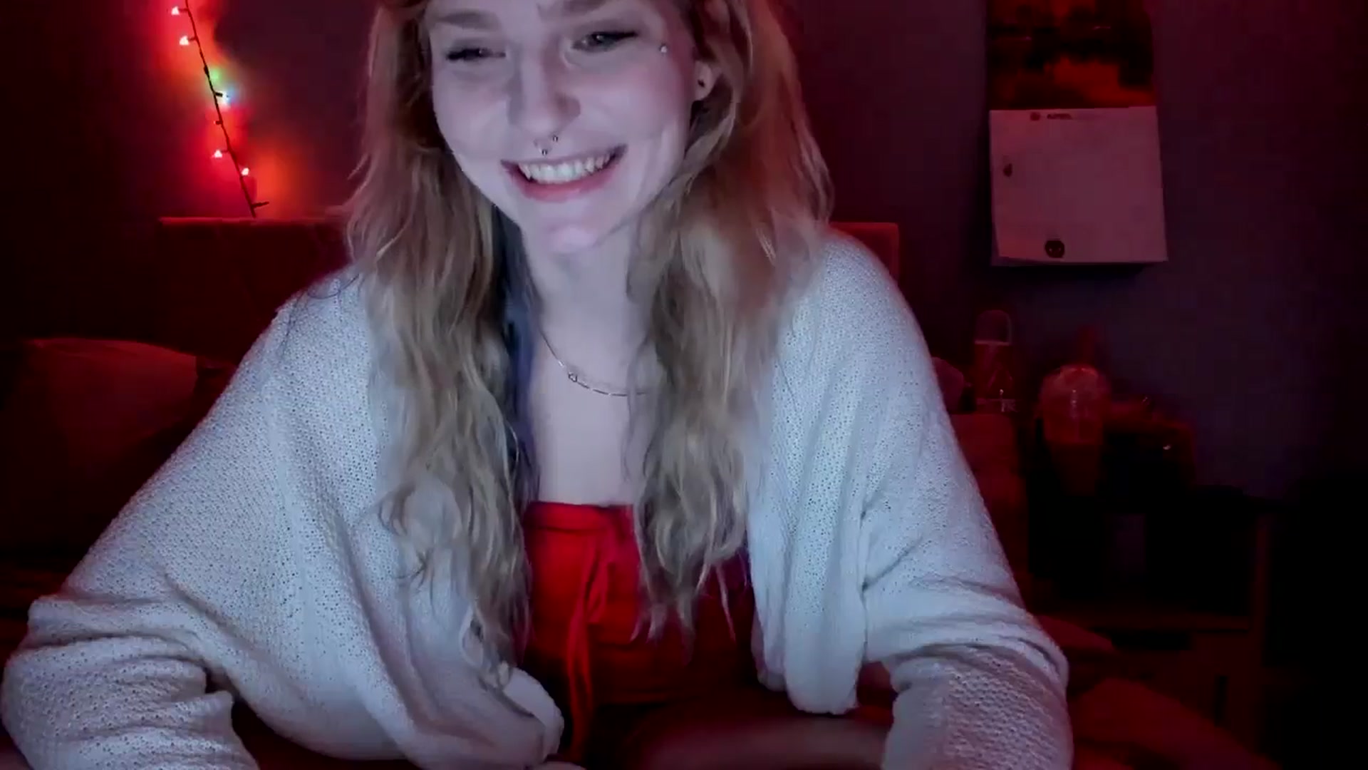 Gallery image thumbnail from DuckChan0's myfreecams stream on, 04/19/2026, 15:25 image 11 of 20