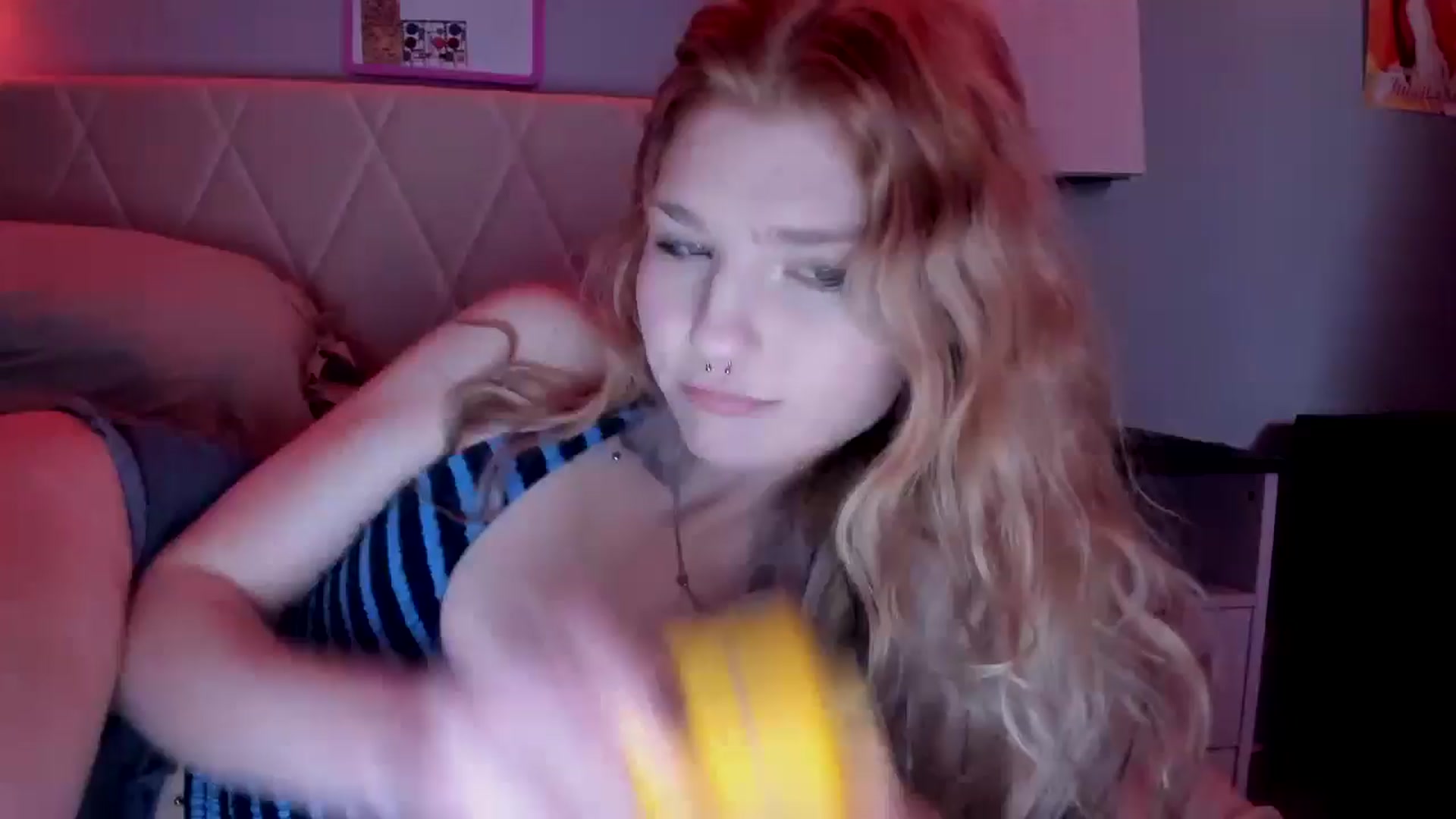 Gallery image thumbnail from DuckChan0's myfreecams stream on, 04/20/2026, 14:09 image 1 of 20