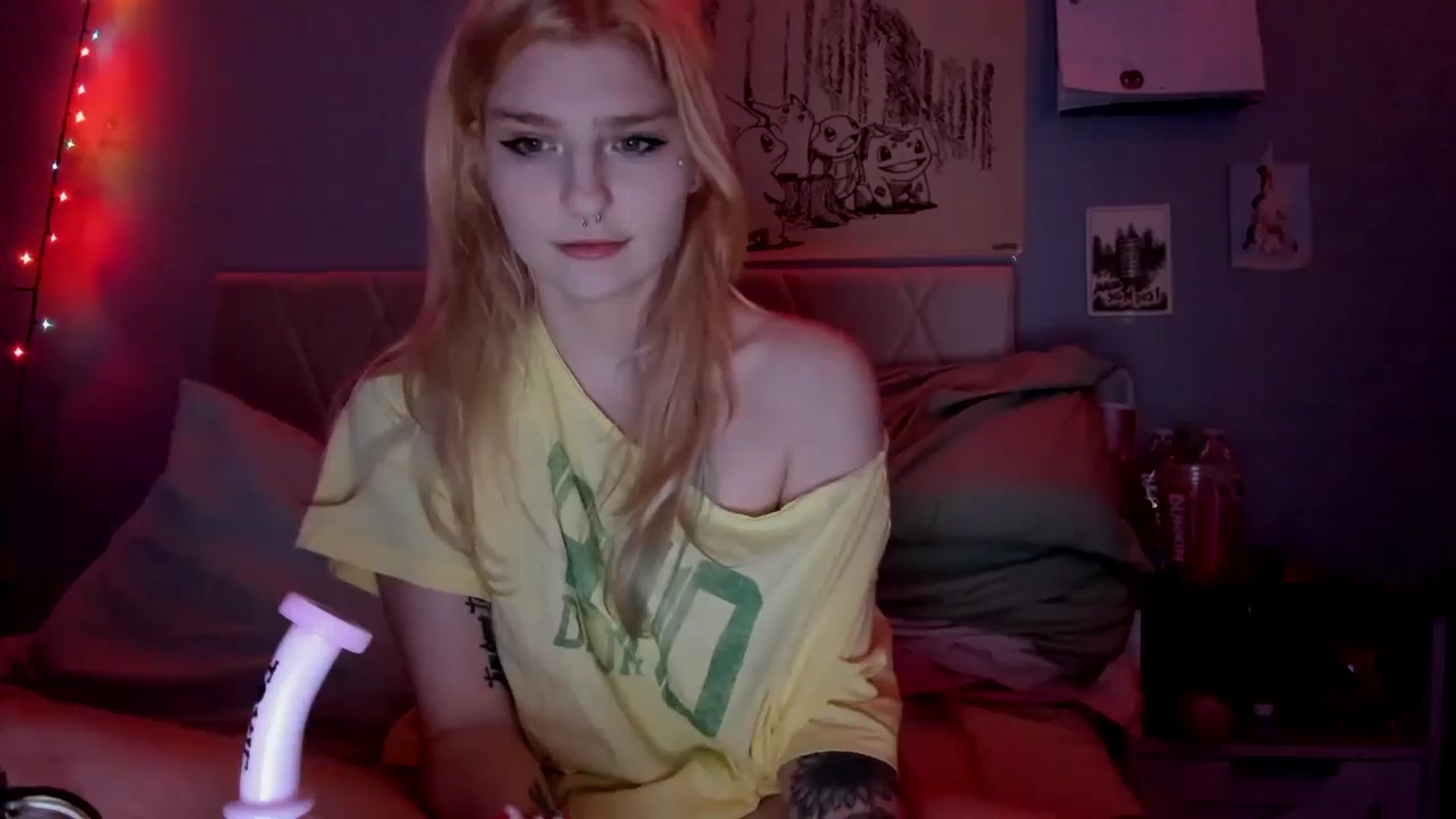 Gallery image thumbnail from DuckChan0's myfreecams stream on, 04/24/2026, 16:40 image 12 of 20