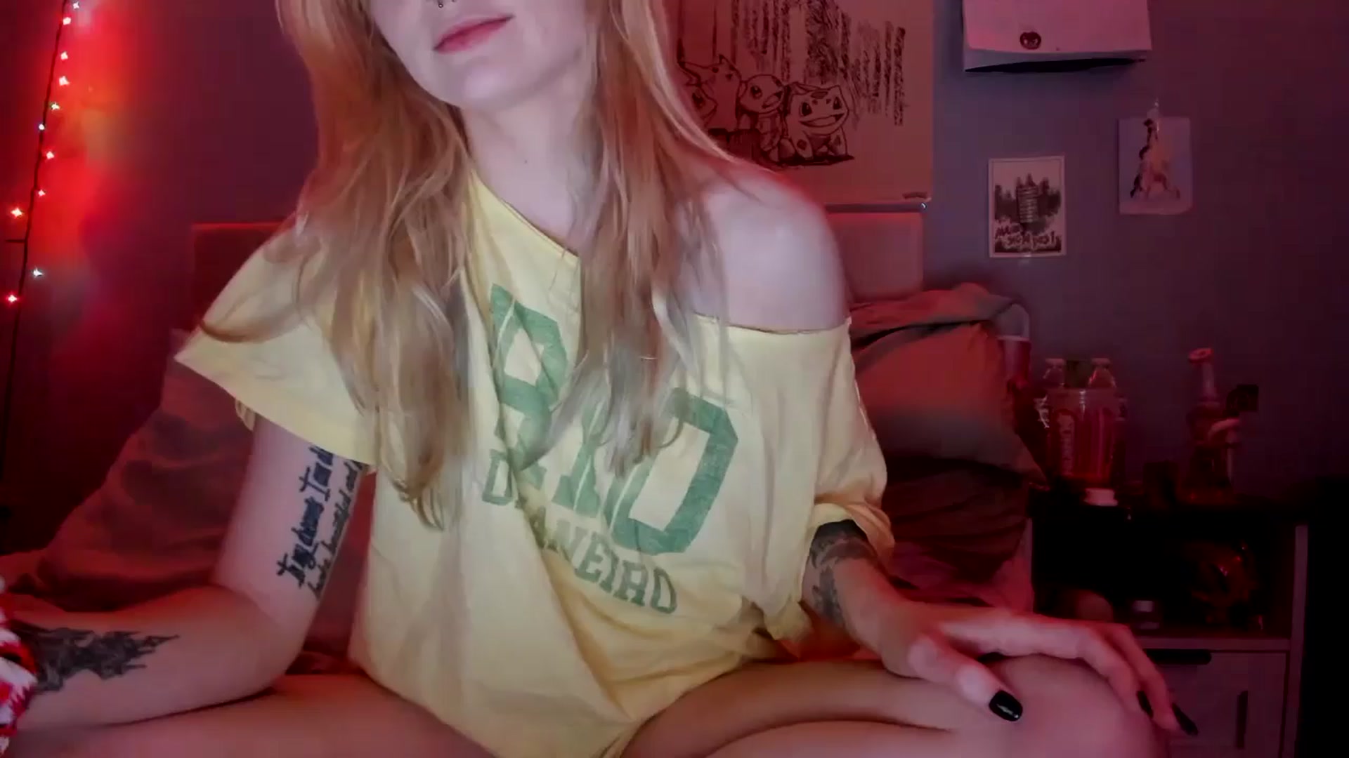 Gallery image thumbnail from DuckChan0's myfreecams stream on, 04/24/2026, 16:40 image 13 of 20