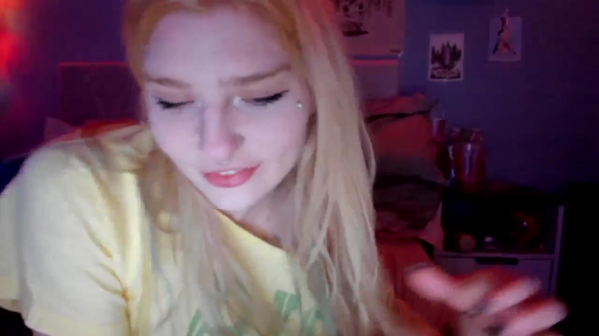 Gallery image thumbnail from DuckChan0's myfreecams stream on, 04/24/2026, 16:40 image 8 of 20