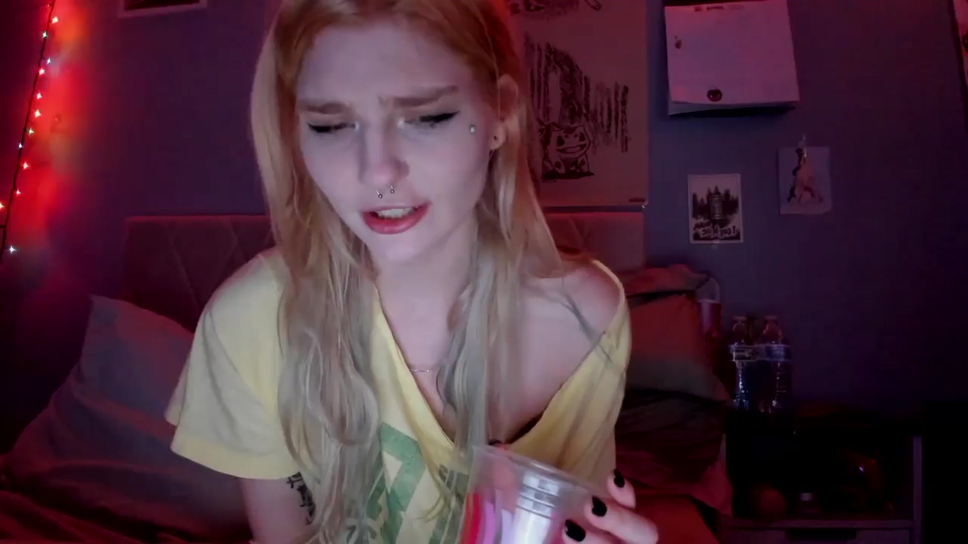 Gallery image thumbnail from DuckChan0's myfreecams stream on, 04/24/2026, 16:40 image 10 of 20