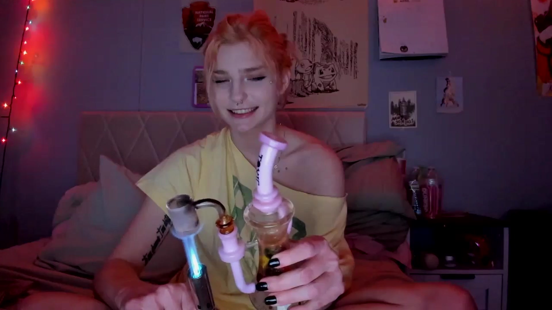 Gallery image thumbnail from DuckChan0's myfreecams stream on, 04/24/2026, 17:14 image 20 of 20