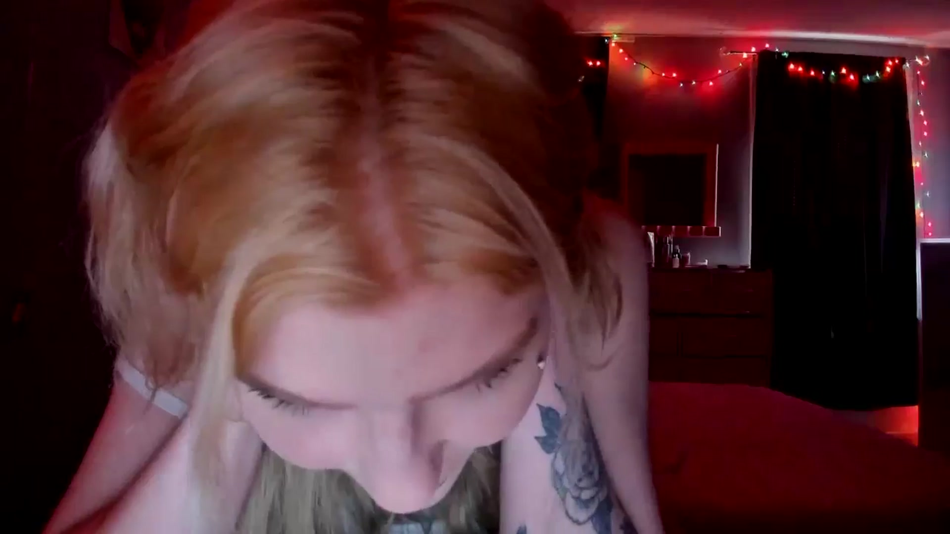 Gallery image thumbnail from DuckChan0's myfreecams stream on, 04/25/2026, 15:12 image 15 of 20