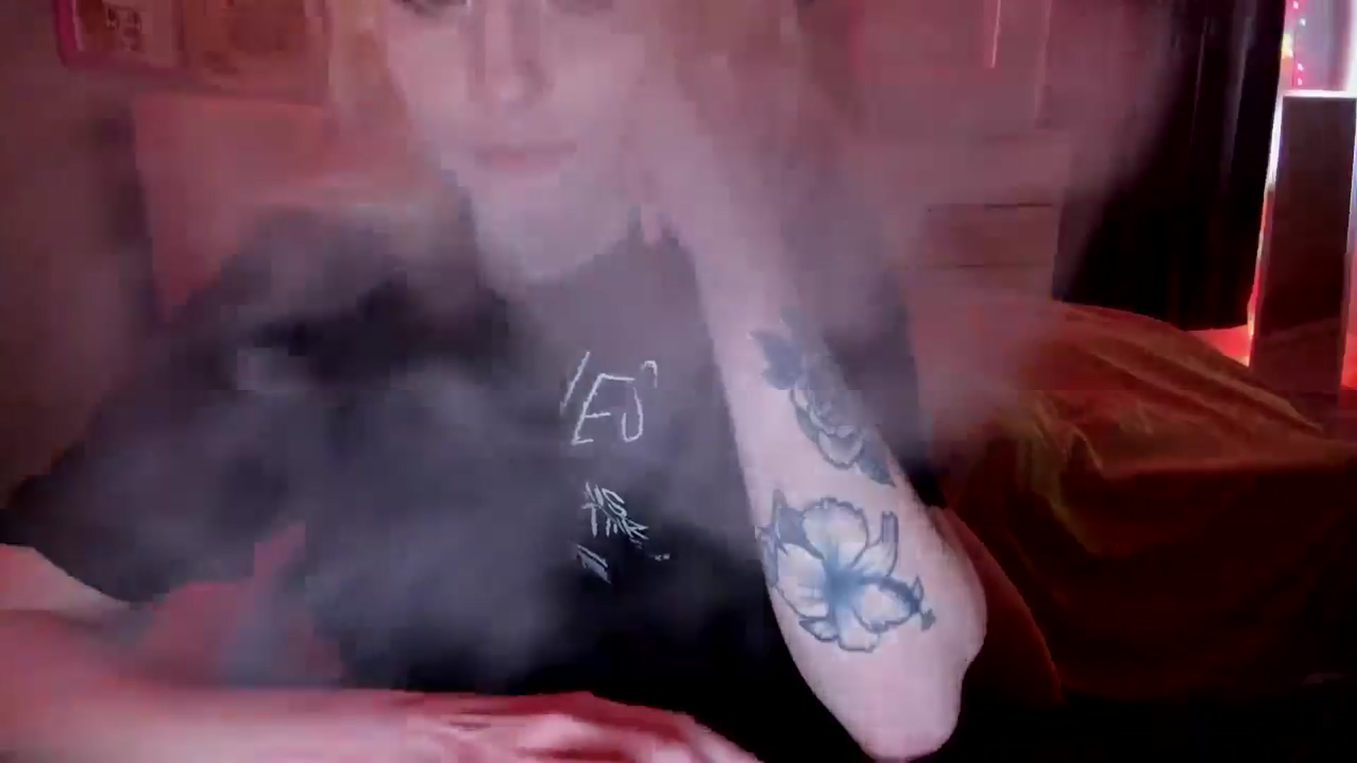 Gallery image thumbnail from DuckChan0's myfreecams stream on, 04/26/2026, 15:40 image 19 of 20