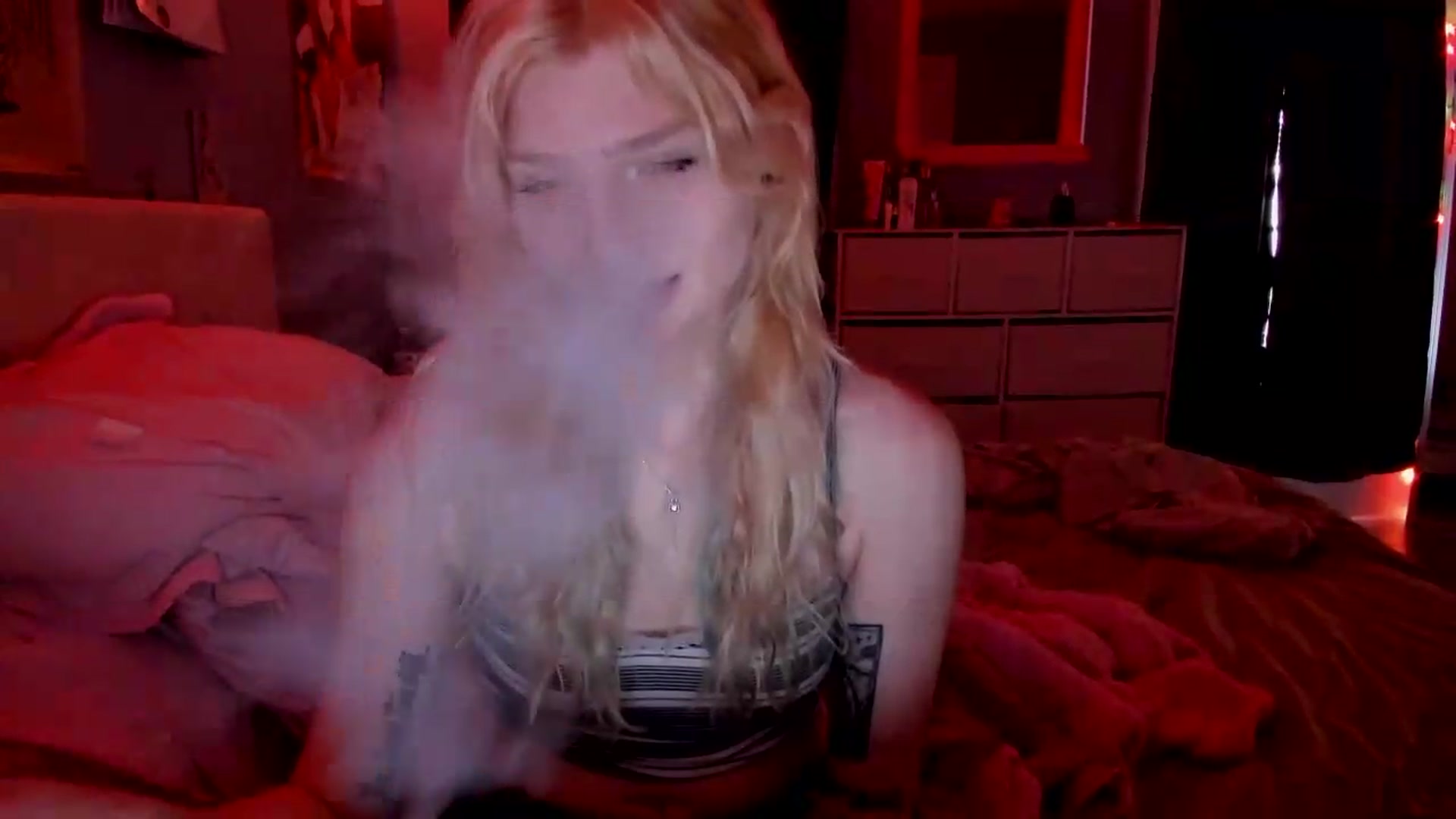 Gallery image thumbnail from DuckChan0's myfreecams stream on, 04/30/2026, 16:04 image 11 of 20