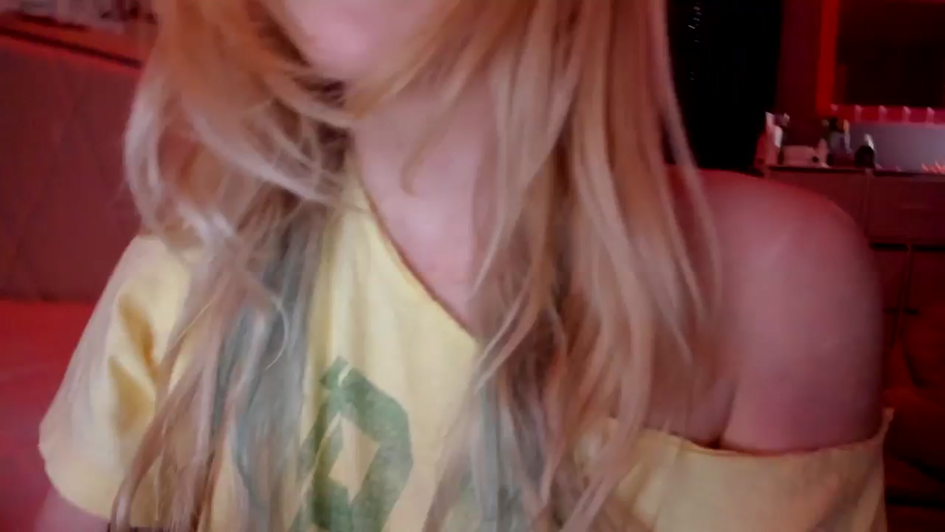 Gallery image thumbnail from DuckChan0's myfreecams stream on, 05/03/2026, 15:56 image 10 of 20