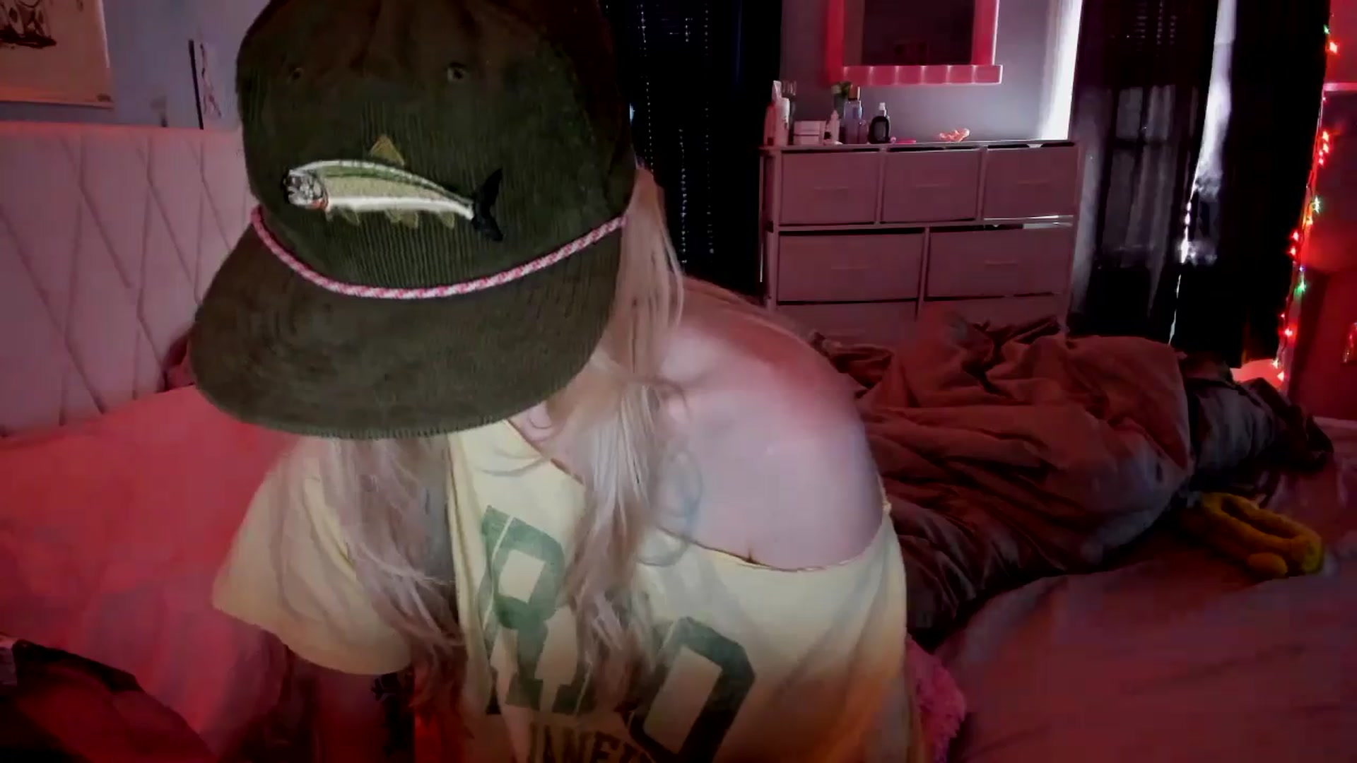 Gallery image thumbnail from DuckChan0's myfreecams stream on, 05/03/2026, 15:56 image 17 of 20