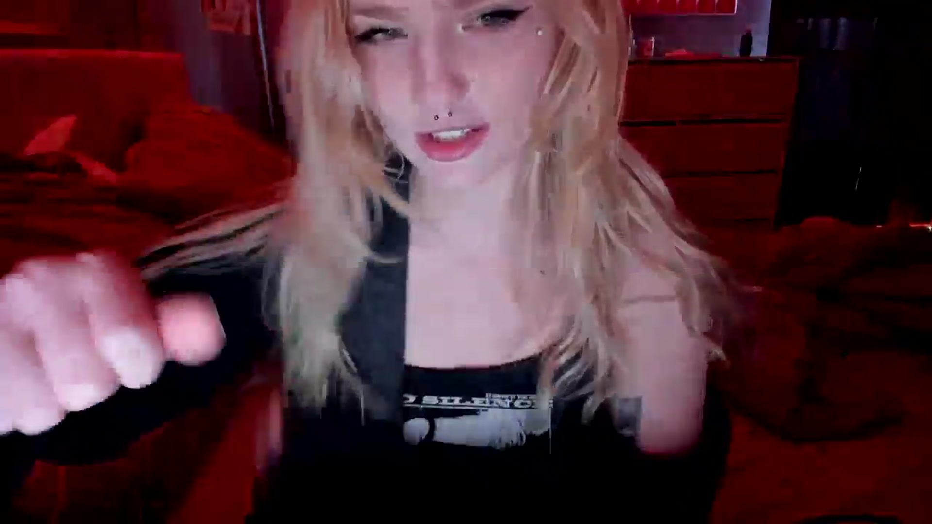 Gallery image thumbnail from DuckChan0's myfreecams stream on, 05/04/2026, 18:04 image 6 of 20