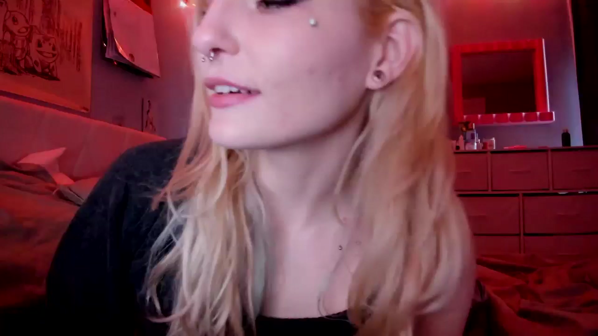 Gallery image thumbnail from DuckChan0's myfreecams stream on, 05/04/2026, 18:04 image 2 of 20