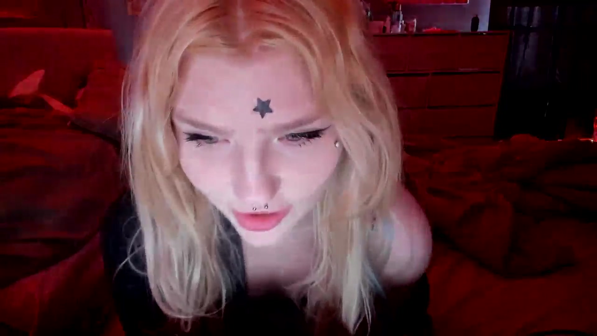 Gallery image thumbnail from DuckChan0's myfreecams stream on, 05/04/2026, 18:04 image 3 of 20