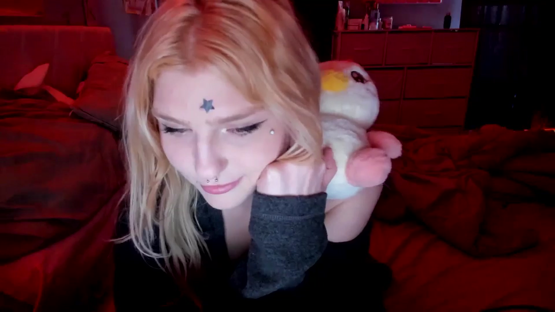 Gallery image thumbnail from DuckChan0's myfreecams stream on, 05/04/2026, 18:04 image 5 of 20
