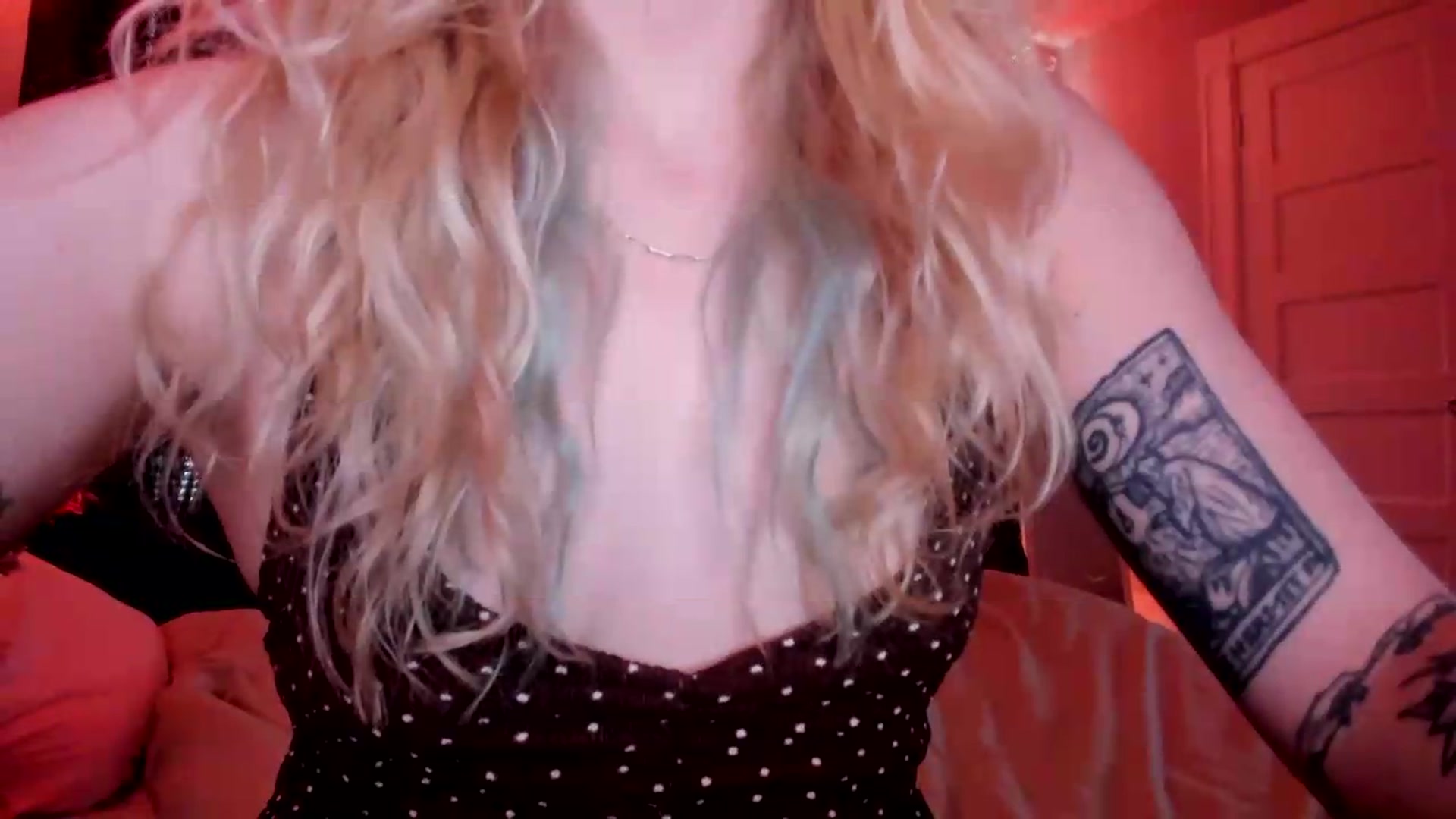 Gallery image thumbnail from DuckChan0's myfreecams stream on, 05/06/2026, 16:07 image 16 of 20