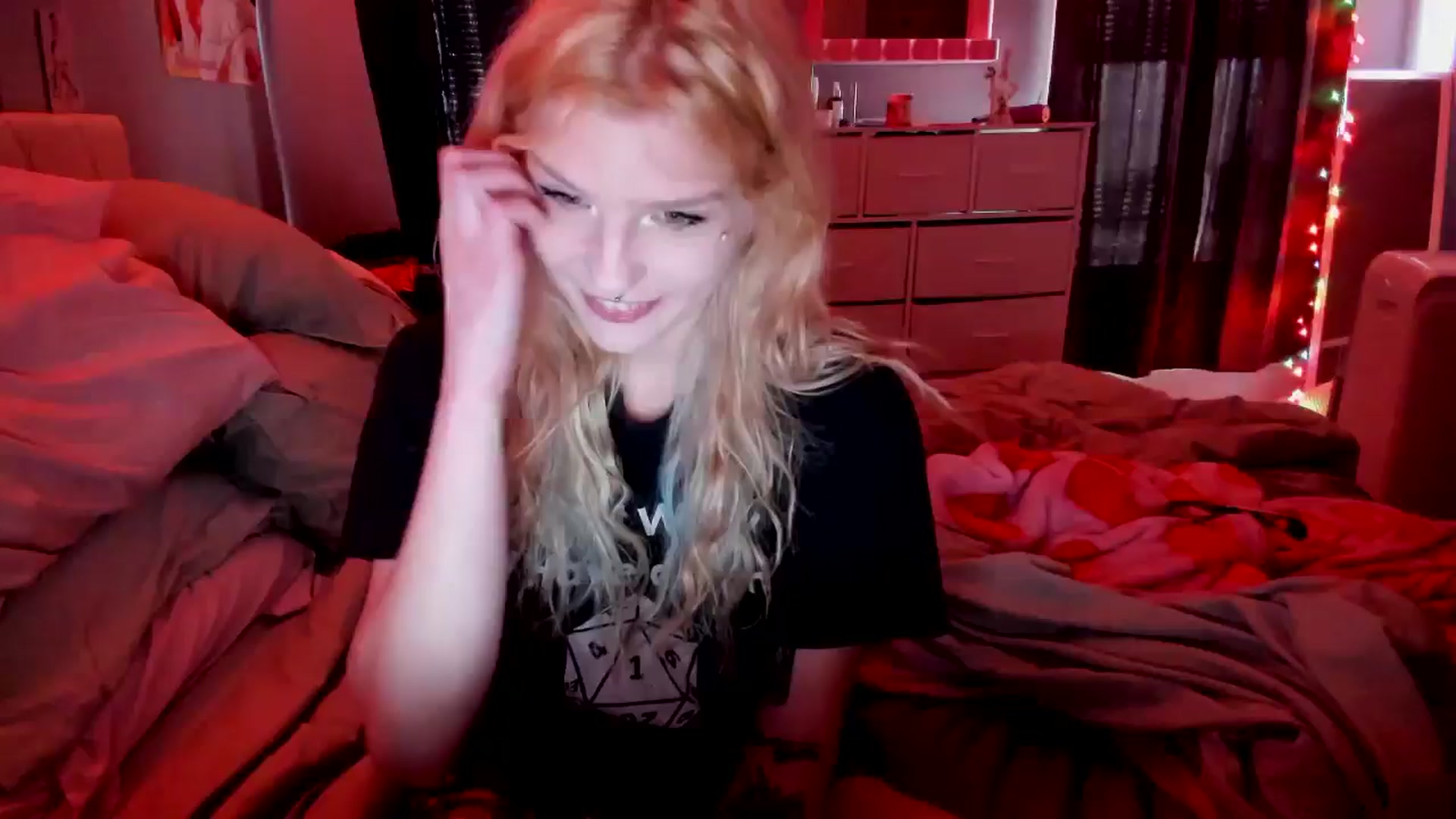Gallery image thumbnail from DuckChan0's myfreecams stream on, 05/08/2026, 16:42 image 7 of 20