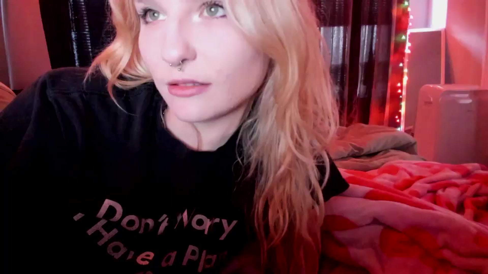 Gallery image thumbnail from DuckChan0's myfreecams stream on, 05/08/2026, 16:42 image 14 of 20