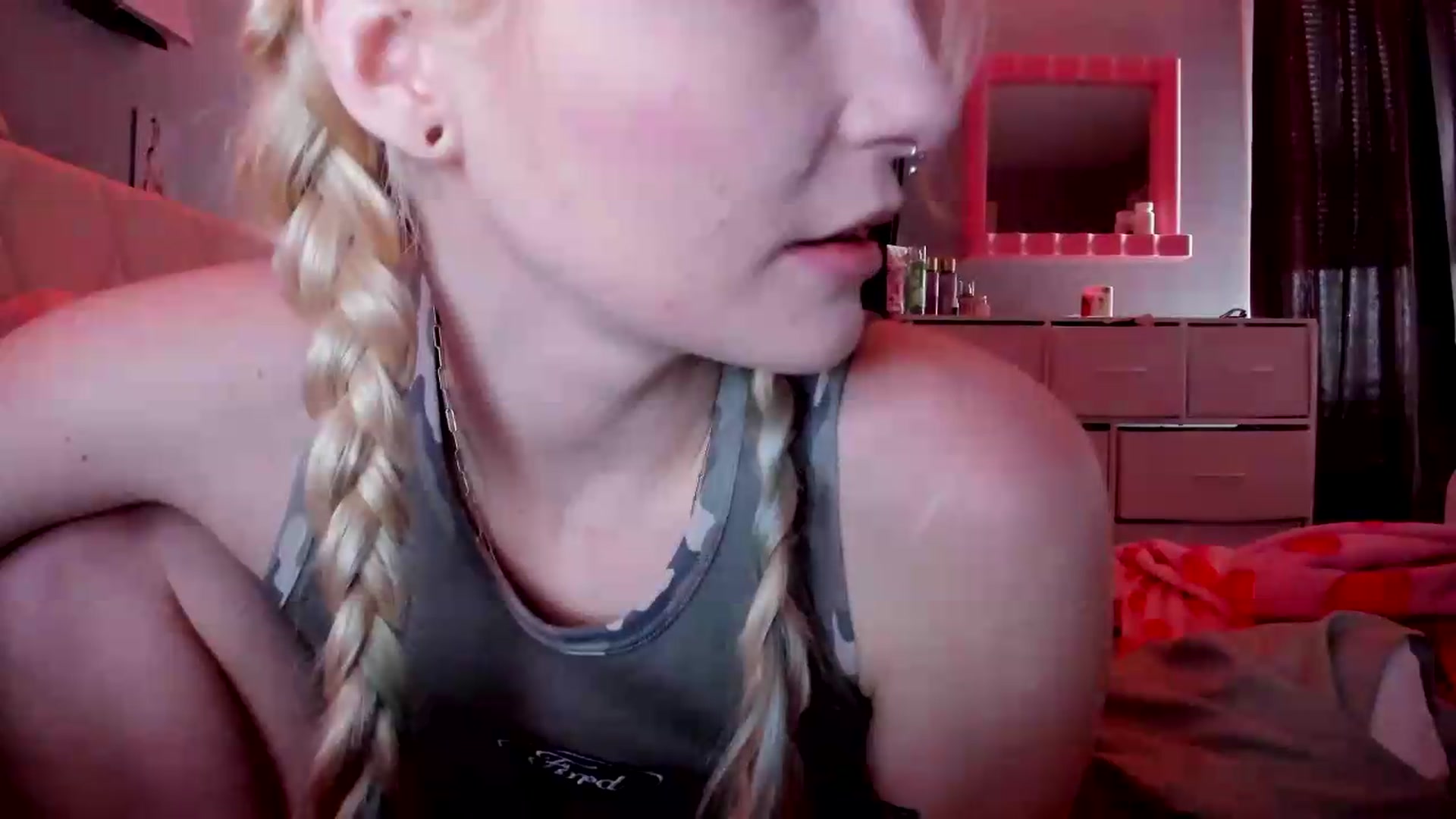 Gallery image thumbnail from DuckChan0's myfreecams stream on, 05/14/2026, 15:30 image 6 of 20