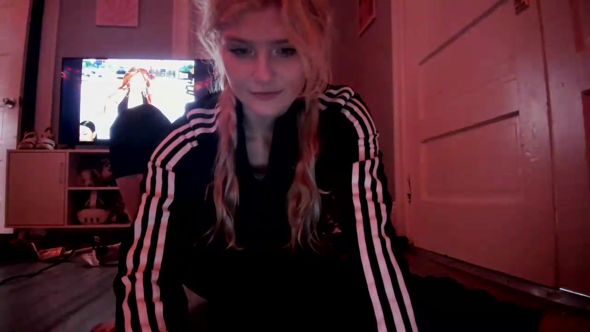 Gallery image thumbnail from DuckChan0's myfreecams stream on, 05/14/2026, 16:39 image 18 of 20