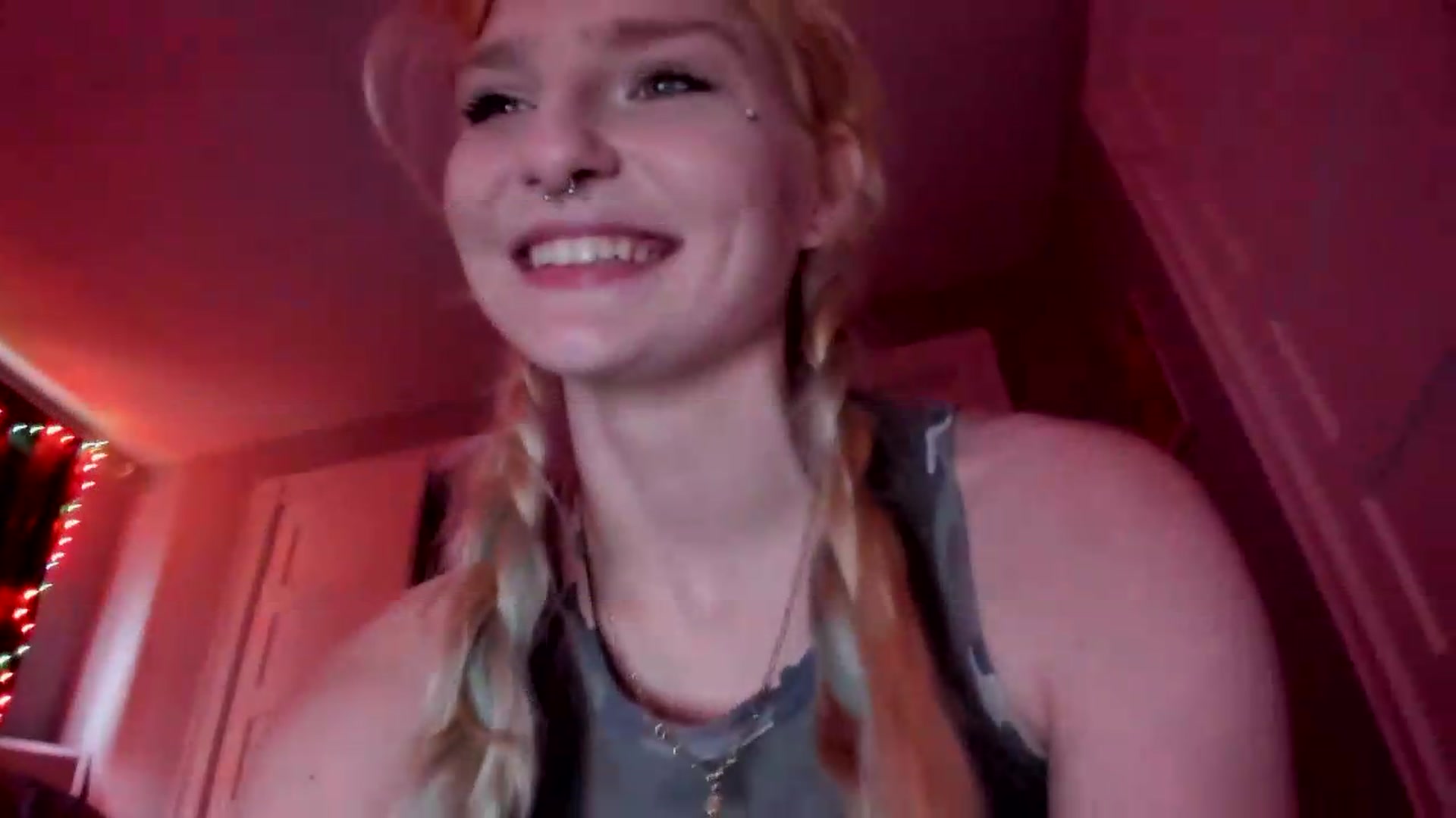 Gallery image thumbnail from DuckChan0's myfreecams stream on, 05/14/2026, 16:39 image 11 of 20