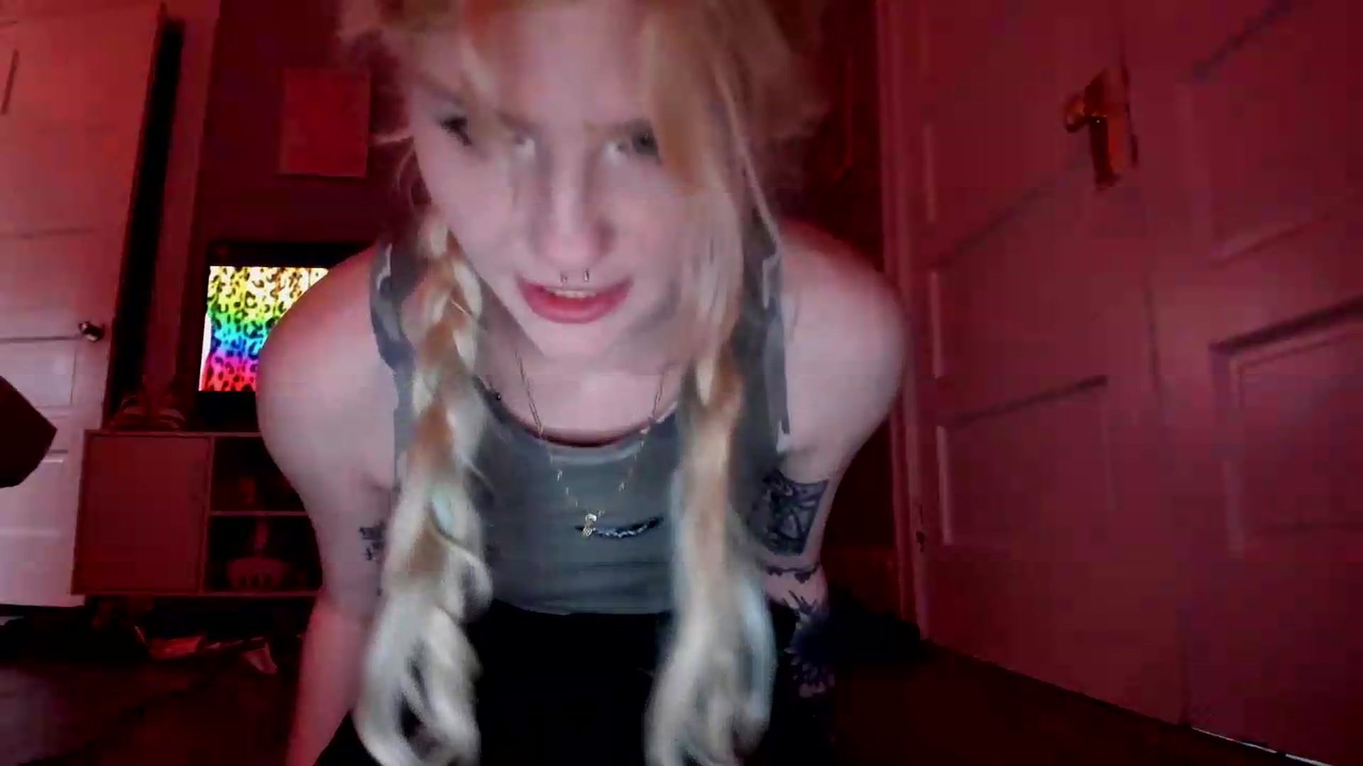 Gallery image thumbnail from DuckChan0's myfreecams stream on, 05/14/2026, 16:39 image 8 of 20