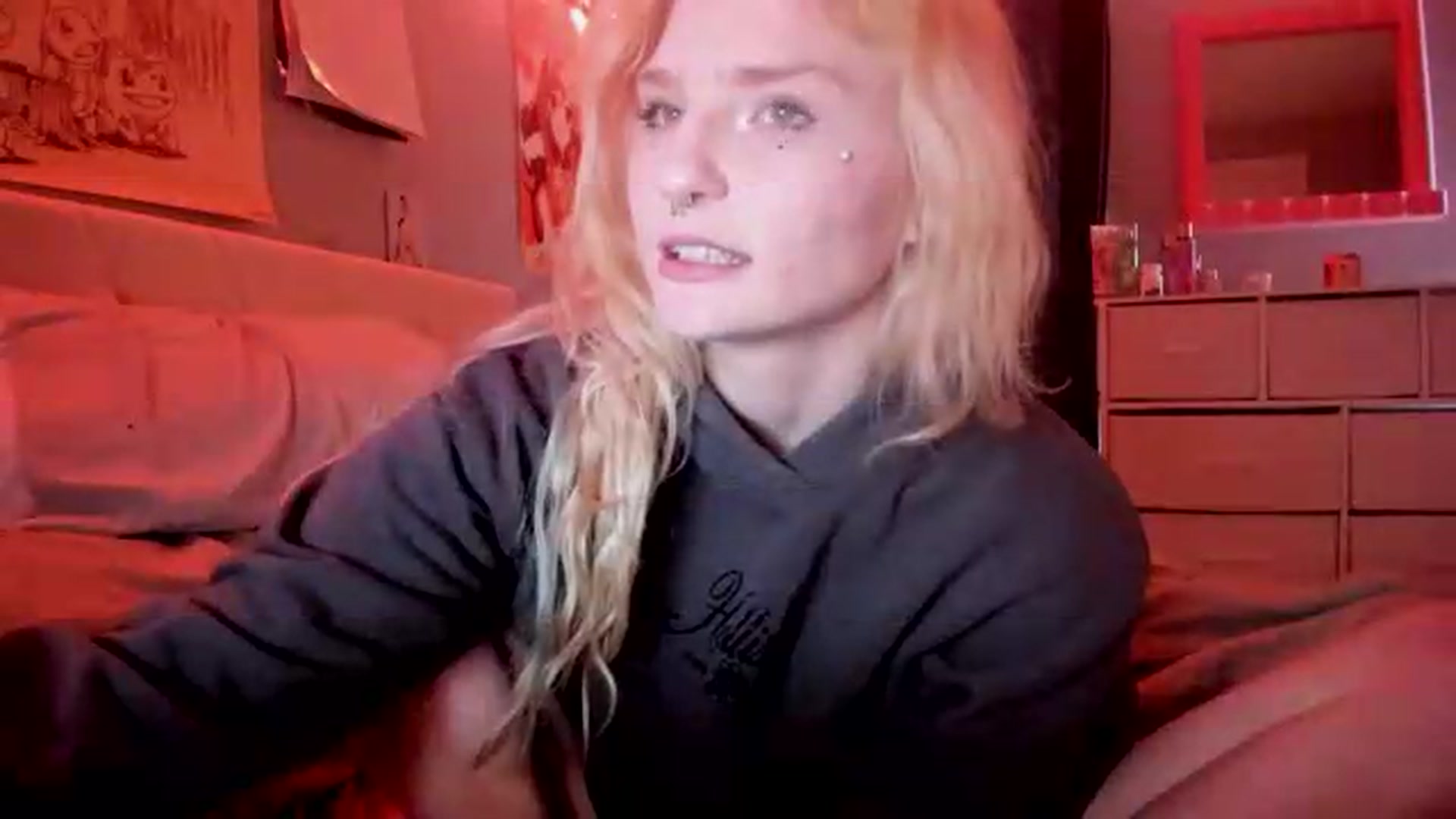 Gallery image thumbnail from DuckChan0's myfreecams stream on, 05/15/2026, 17:12 image 4 of 20