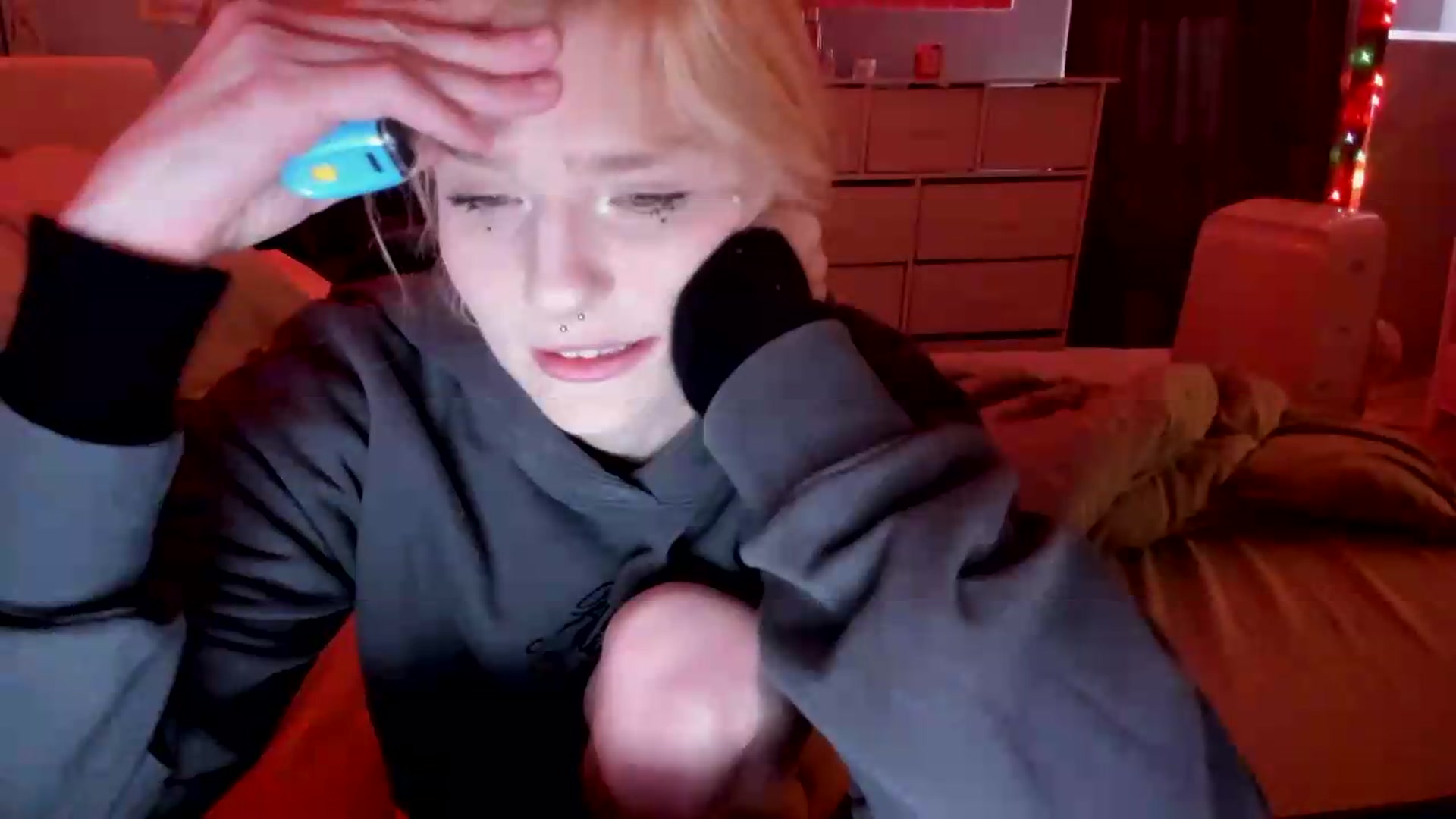 Gallery image thumbnail from DuckChan0's myfreecams stream on, 05/15/2026, 17:12 image 2 of 20
