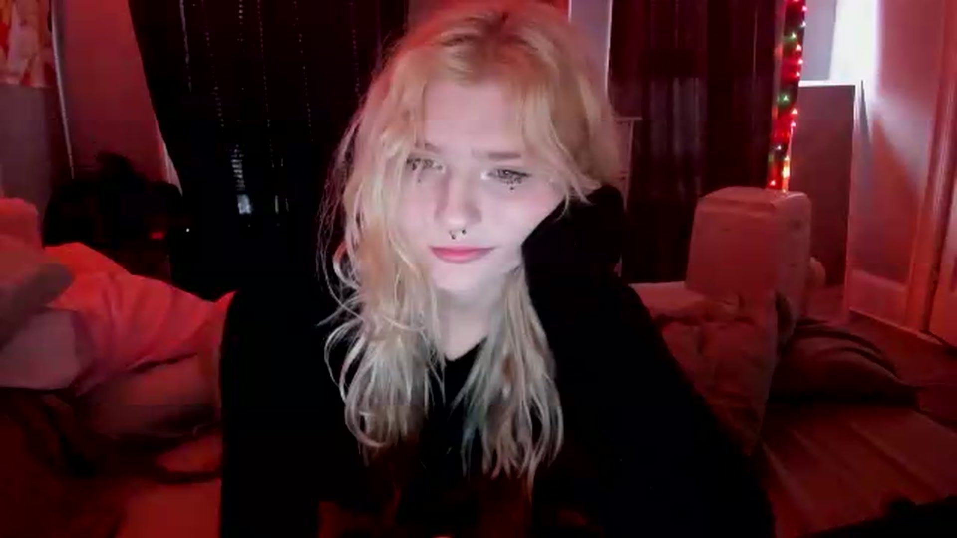 Gallery image thumbnail from DuckChan0's myfreecams stream on, 05/15/2026, 17:12 image 13 of 20