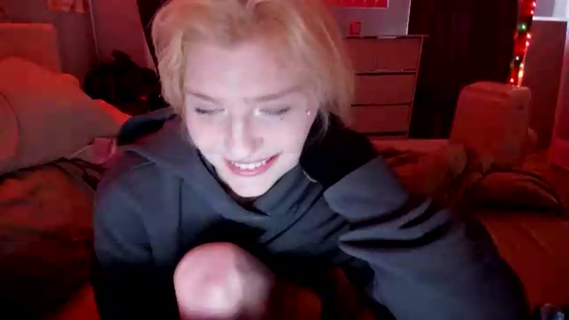 Gallery image thumbnail from DuckChan0's myfreecams stream on, 05/15/2026, 17:12 image 3 of 20