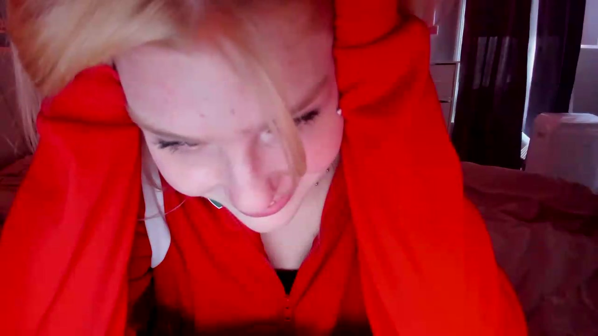 Gallery image thumbnail from DuckChan0's myfreecams stream on, 05/18/2026, 17:01 image 14 of 20