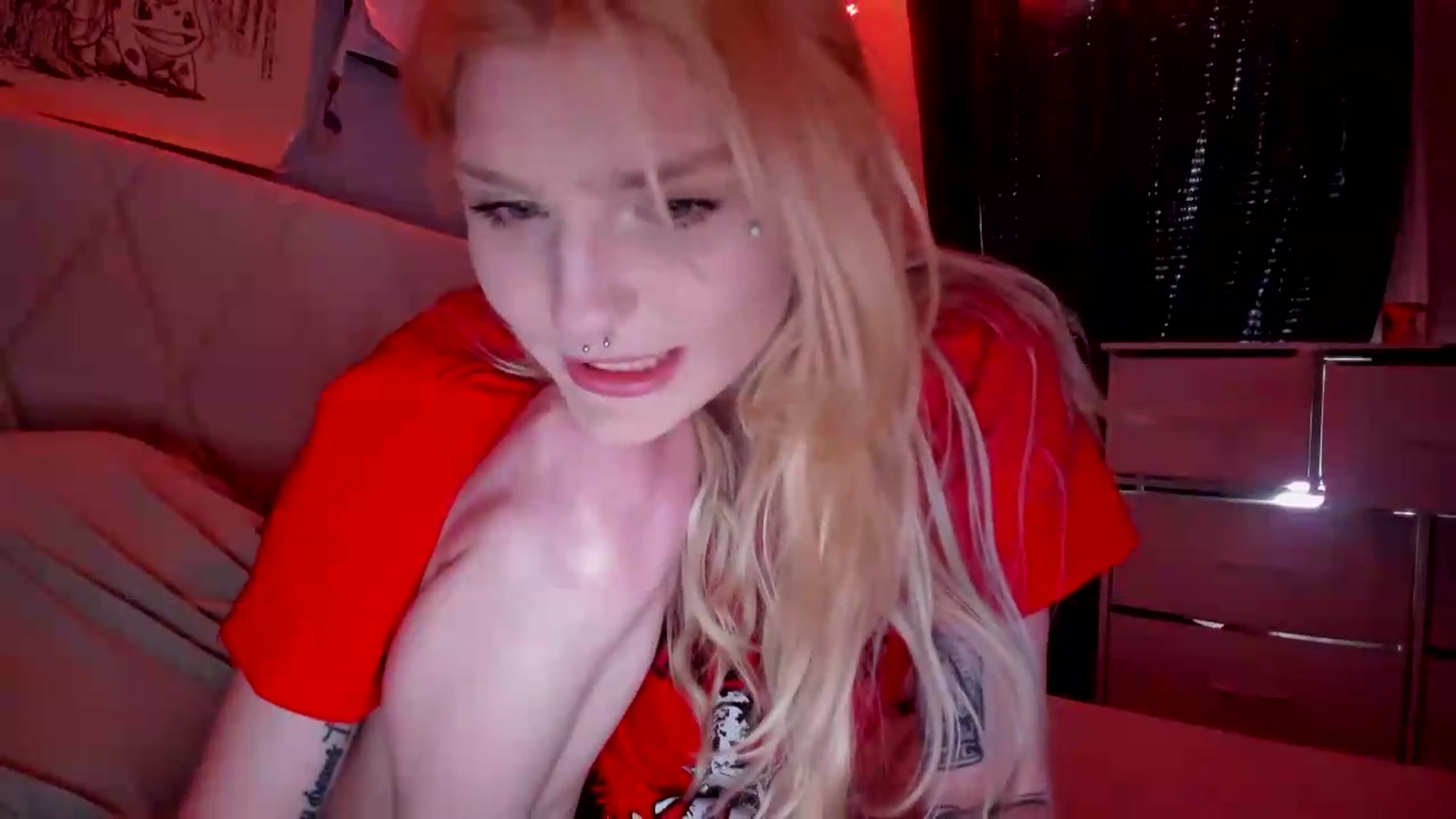 Gallery image thumbnail from DuckChan0's myfreecams stream on, 05/21/2026, 18:54 image 18 of 20