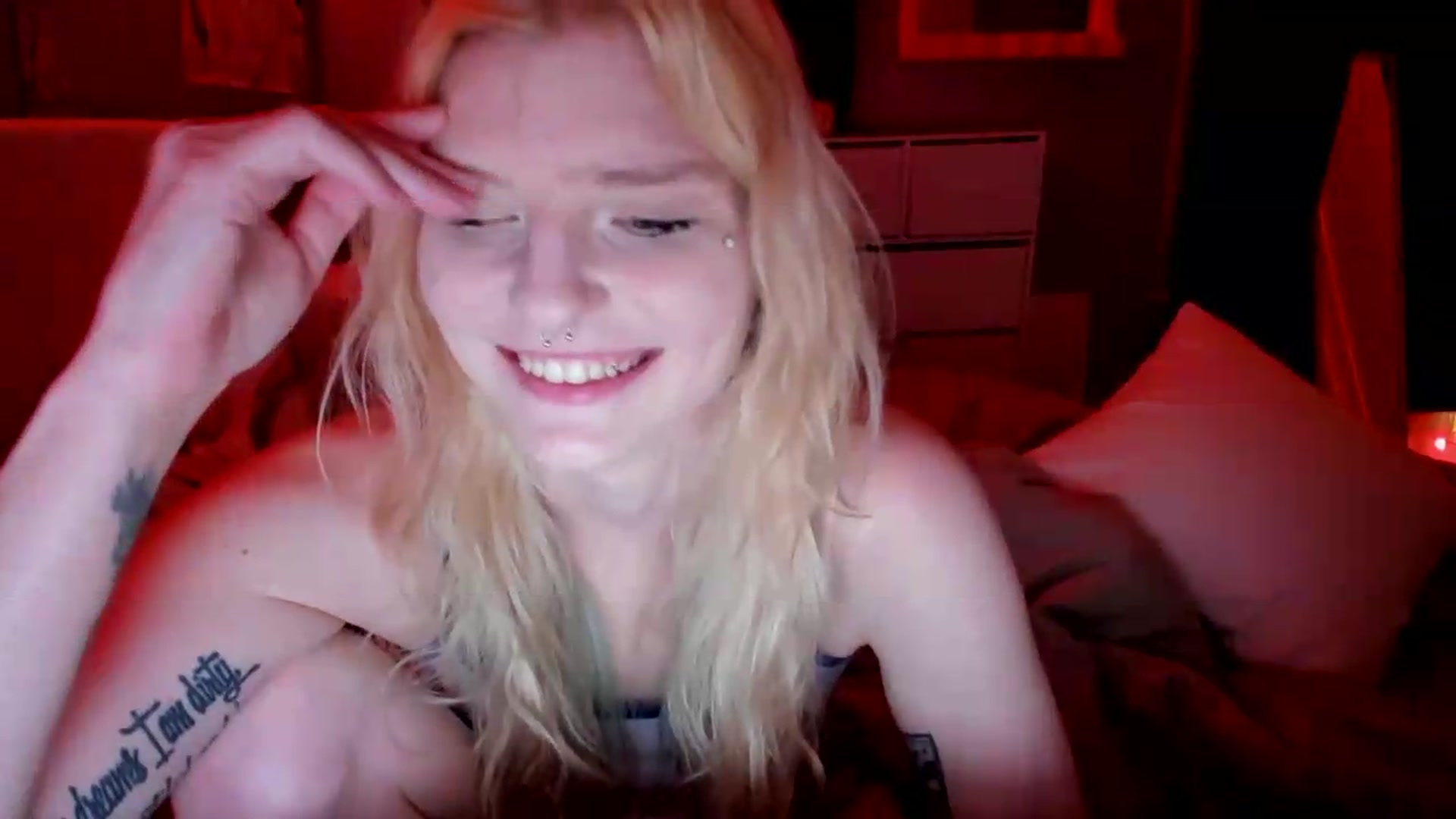 Gallery image thumbnail from DuckChan0's myfreecams stream on, 05/23/2026, 01:23 image 5 of 20
