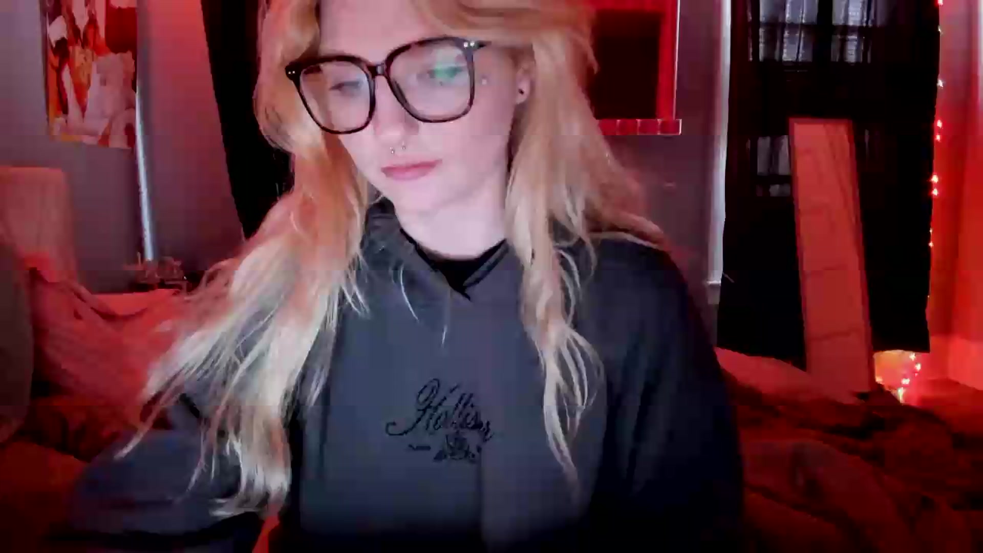 Gallery image thumbnail from DuckChan0's myfreecams stream on, 05/27/2026, 17:59 image 4 of 20