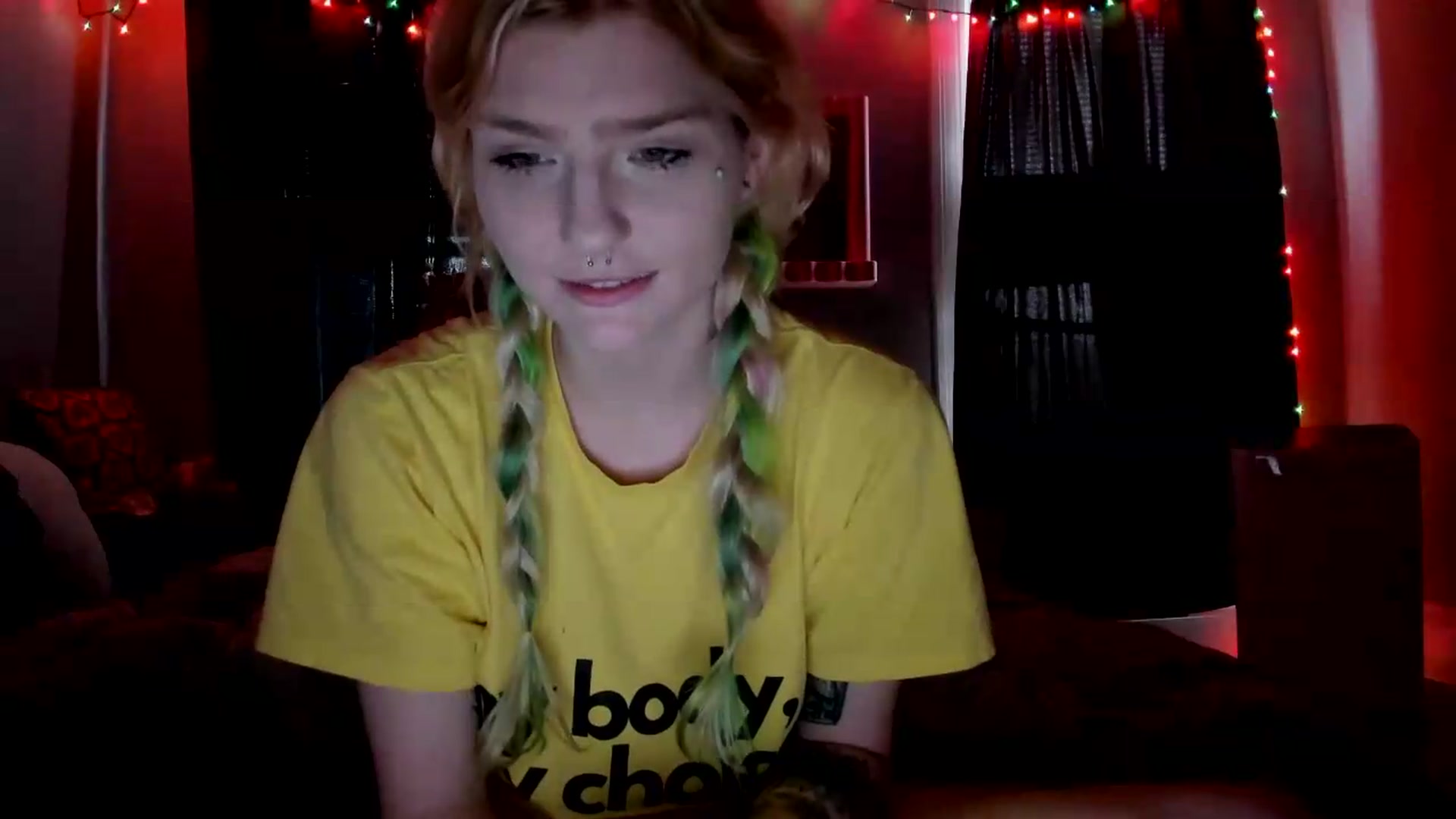 Gallery image thumbnail from DuckChan0's myfreecams stream on, 06/20/2026, 15:28 image 20 of 20