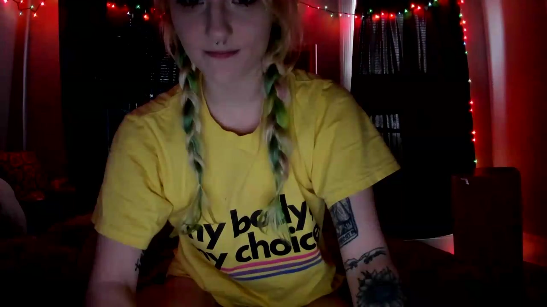 Gallery image thumbnail from DuckChan0's myfreecams stream on, 06/20/2026, 15:28 image 15 of 20