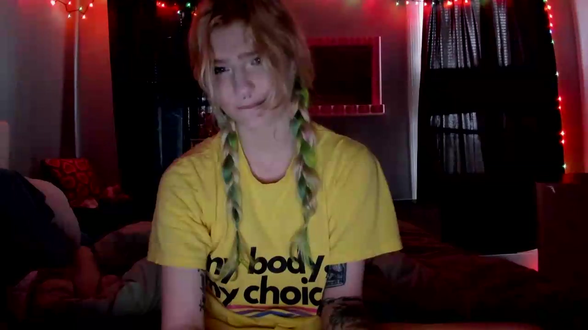 Gallery image thumbnail from DuckChan0's myfreecams stream on, 06/20/2026, 15:28 image 13 of 20
