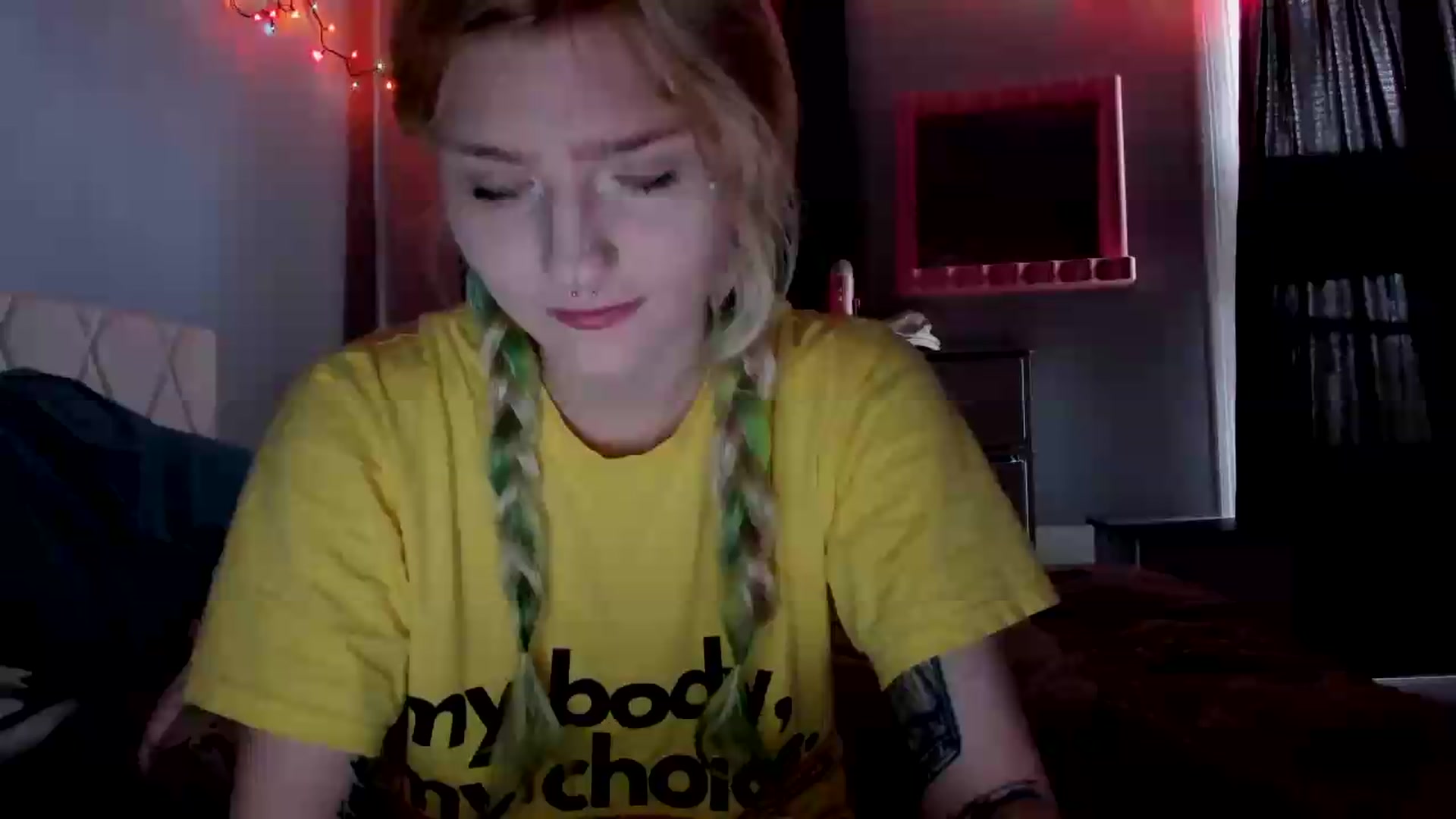 Gallery image thumbnail from DuckChan0's myfreecams stream on, 06/20/2026, 15:28 image 1 of 20