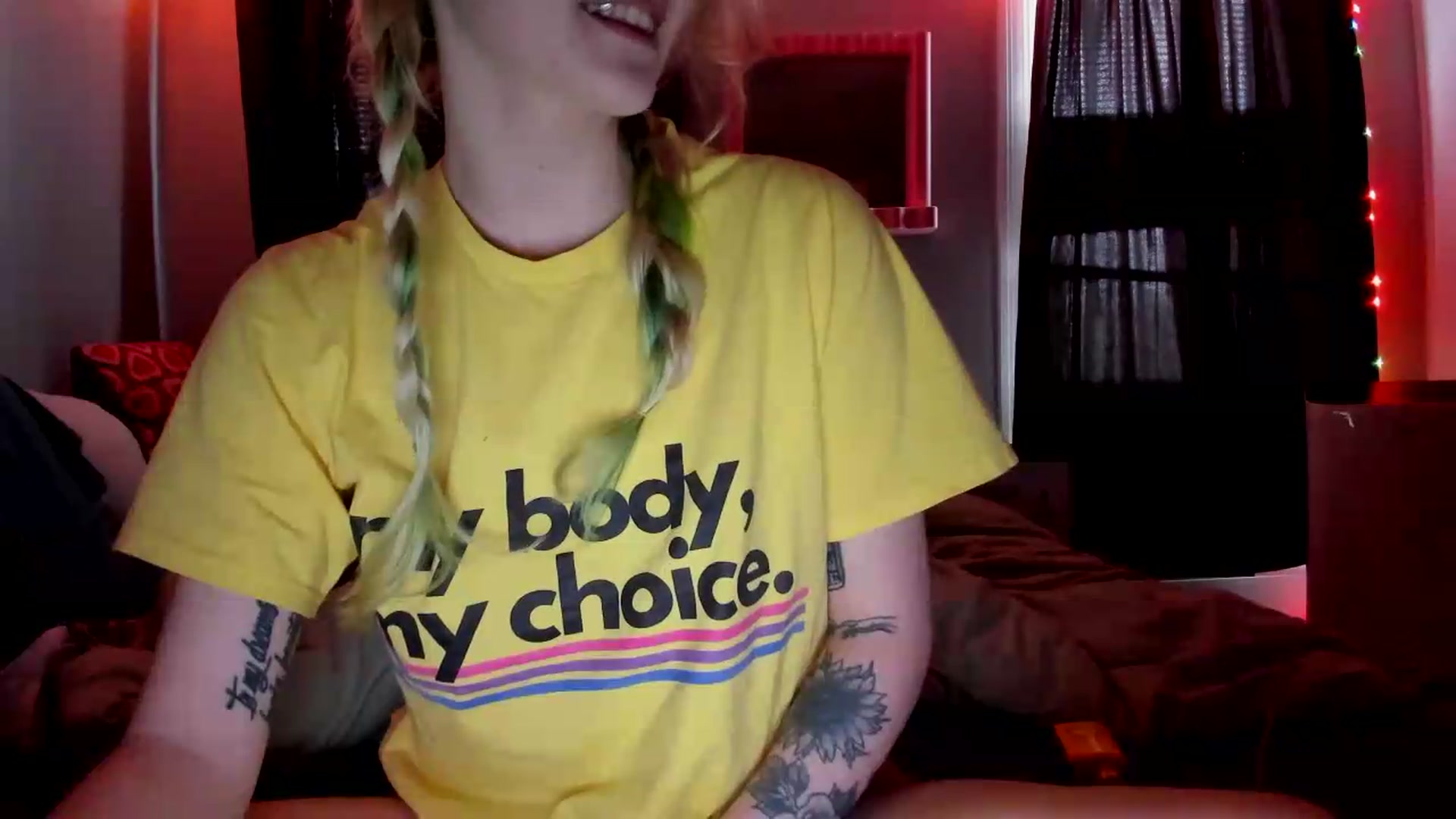 Gallery image thumbnail from DuckChan0's myfreecams stream on, 06/20/2026, 15:28 image 12 of 20