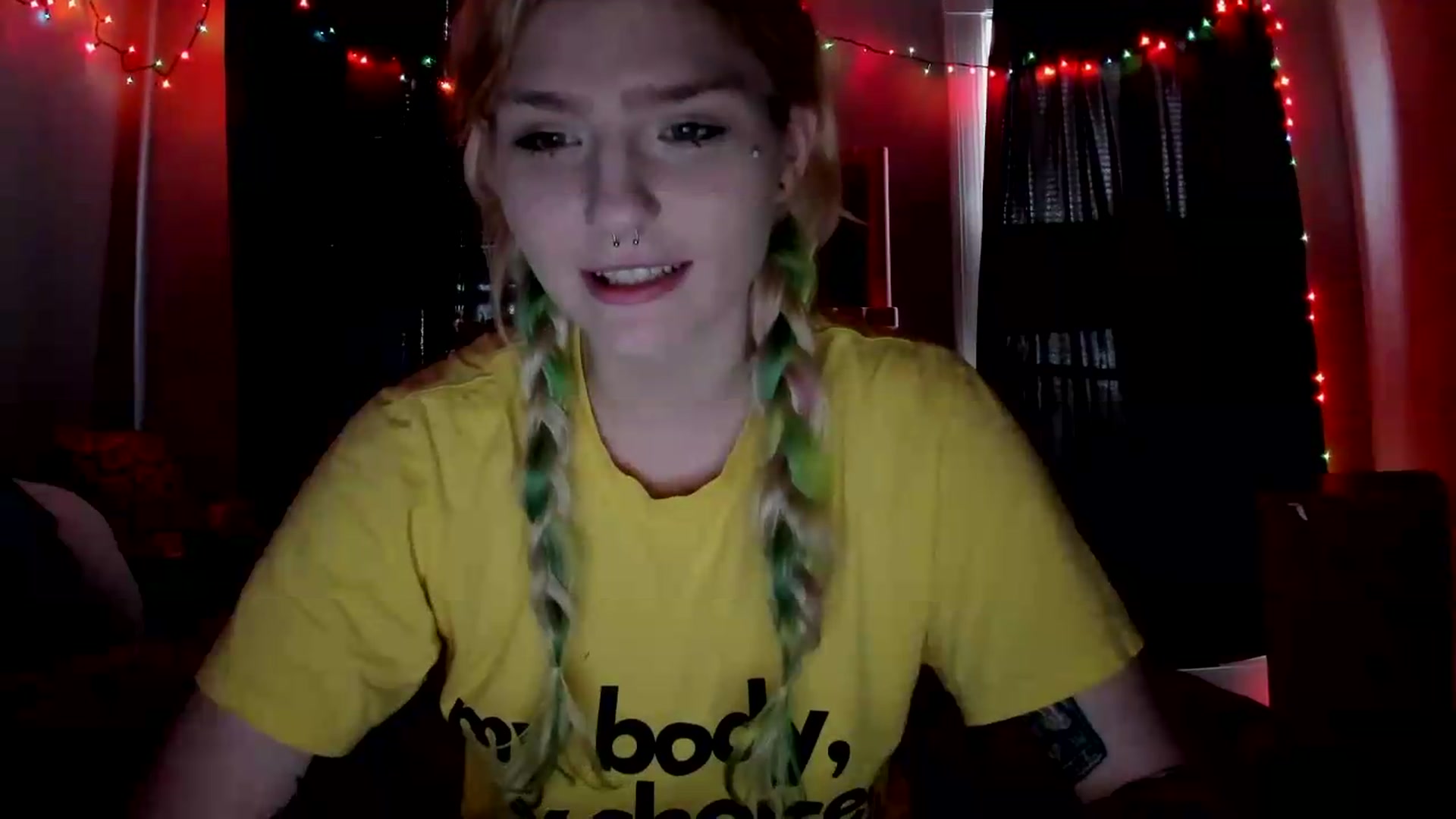 Gallery image thumbnail from DuckChan0's myfreecams stream on, 06/20/2026, 15:28 image 16 of 20