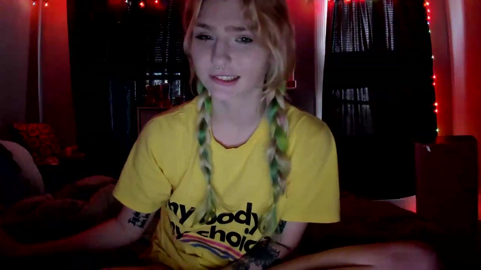 Gallery image thumbnail from DuckChan0's myfreecams stream on, 06/20/2026, 15:28 image 19 of 20
