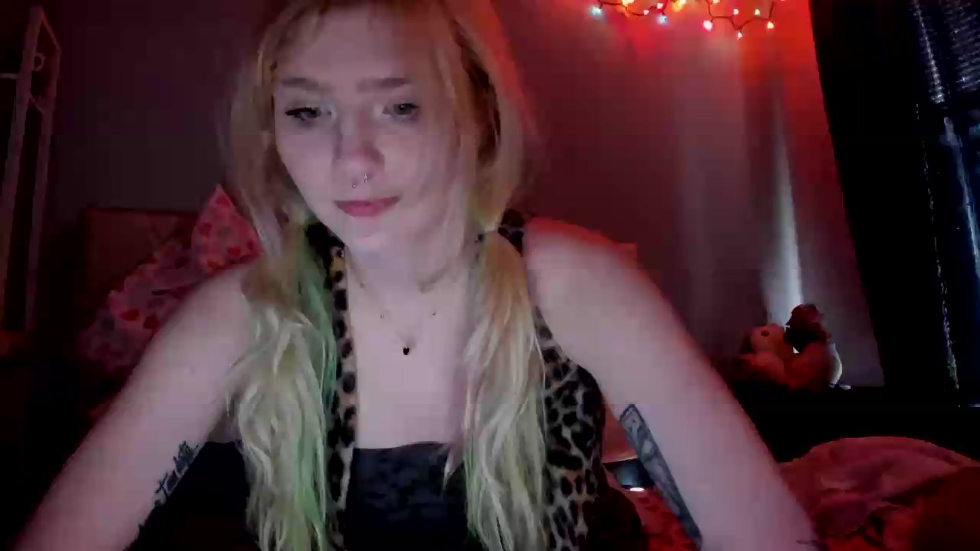 Gallery image thumbnail from DuckChan0's myfreecams stream on, 06/27/2026, 14:39 image 4 of 20