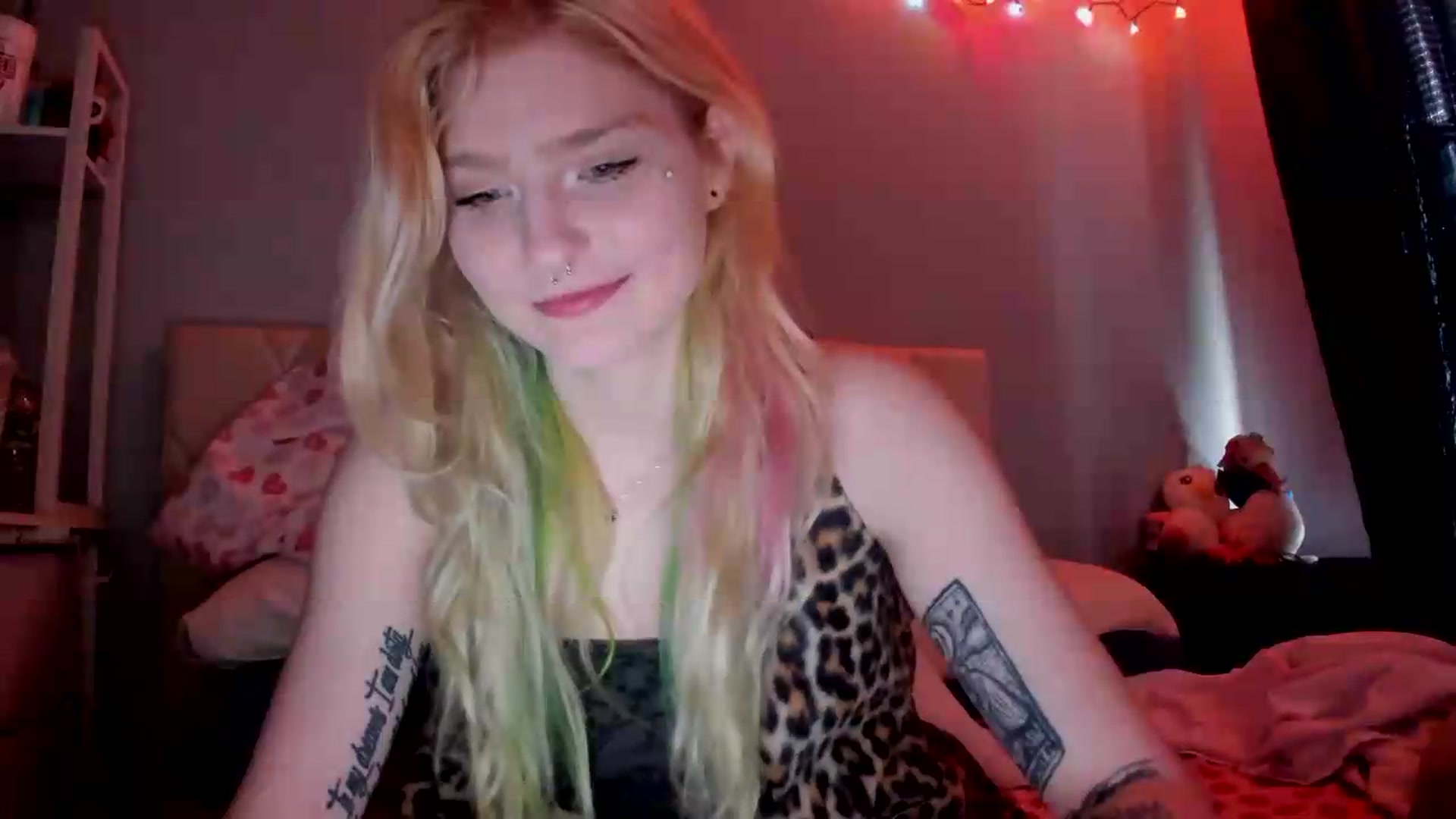 Gallery image thumbnail from DuckChan0's myfreecams stream on, 06/27/2026, 14:39 image 10 of 20