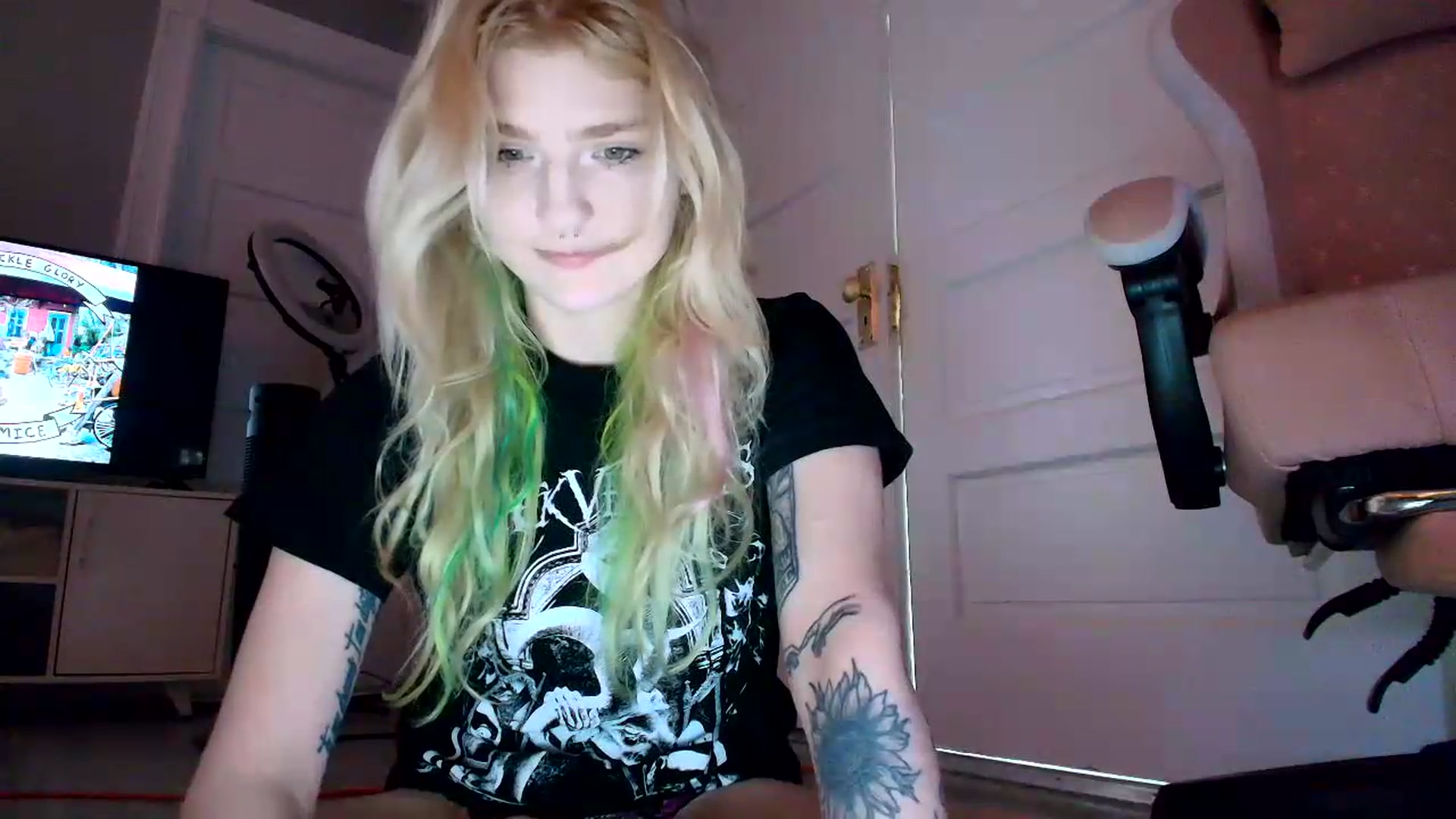 Gallery image thumbnail from DuckChan0's myfreecams stream on, 07/03/2026, 17:44 image 11 of 20