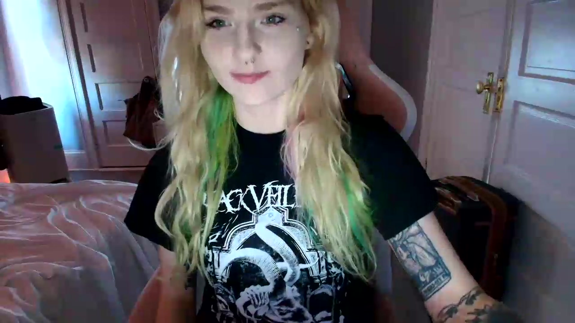 Gallery image thumbnail from DuckChan0's myfreecams stream on, 07/03/2026, 17:44 image 2 of 20